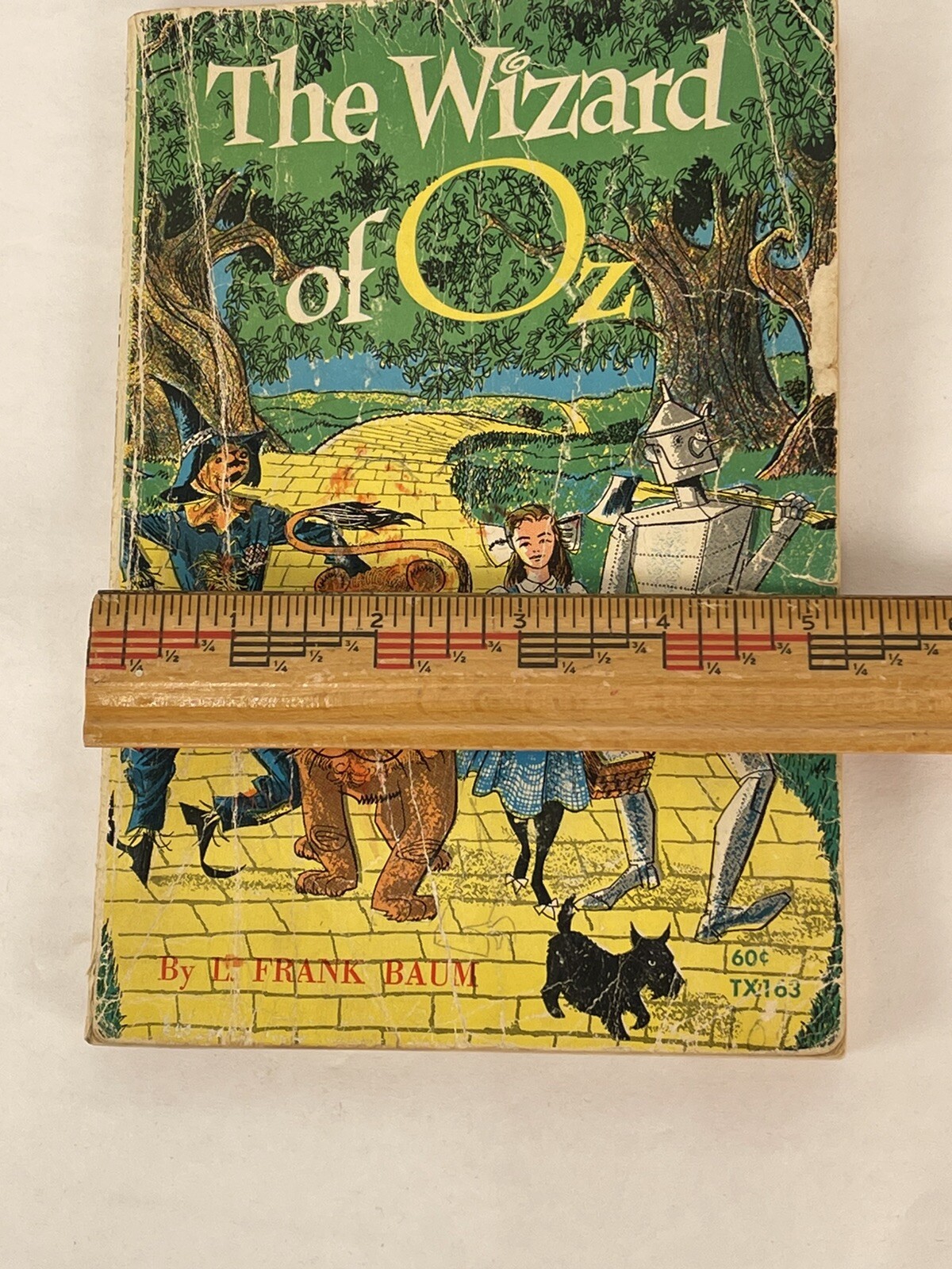 Wizard of Oz Paperback Book 1968, Printed in the USA, 156 pages 7.75×5″