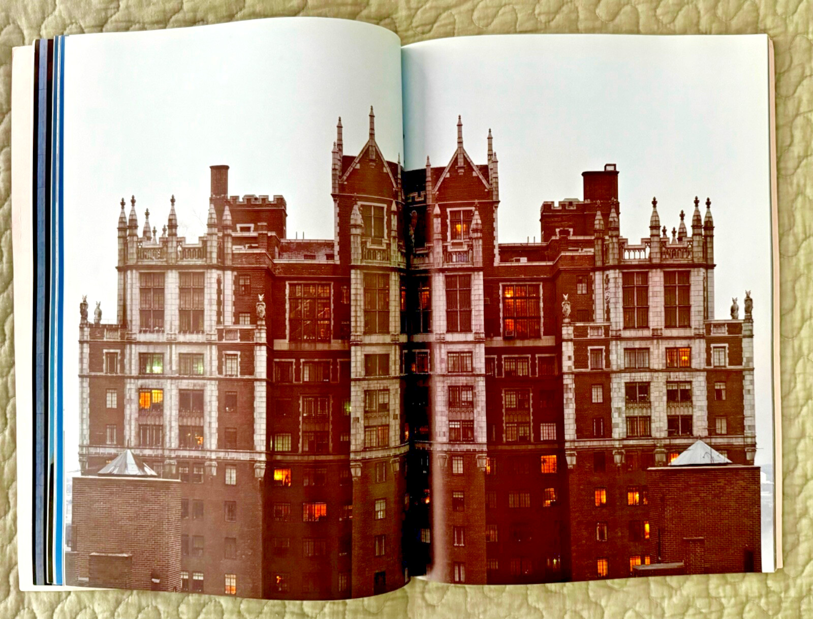 New York in Photographs by Reinhart Wolf 2002, trade paperback, 76 pages, NYC