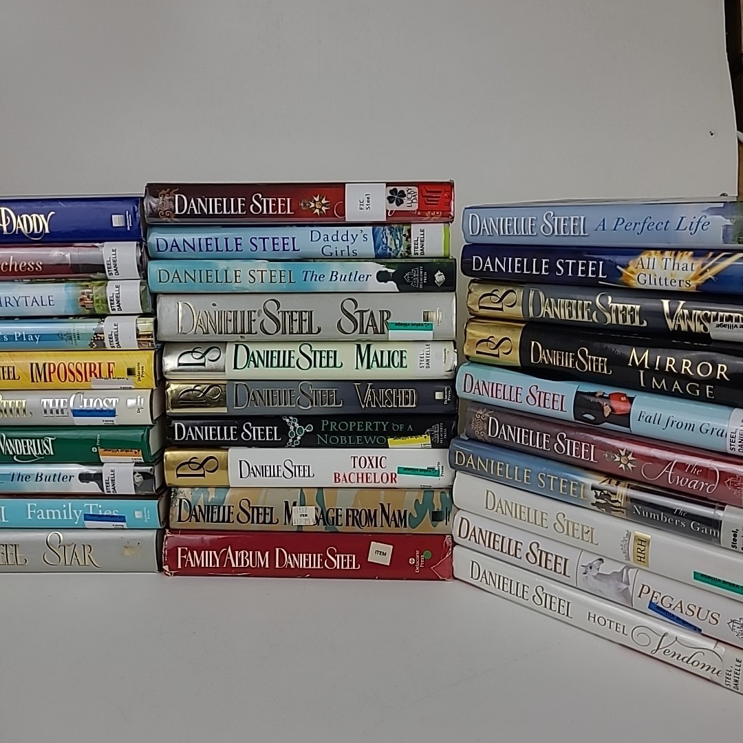 Danielle Steel Hardcover Lot of 10 RANDOM HC DJ No Duplicates FREE SHIPPING
