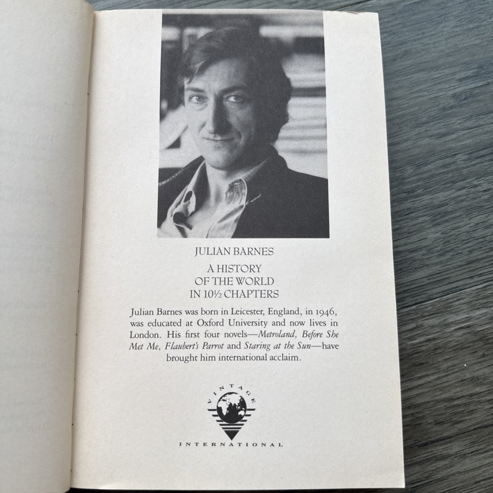 A History of the World in 10 1/2 Chapters – Julian Barnes 1st Vintage Intl Ed.