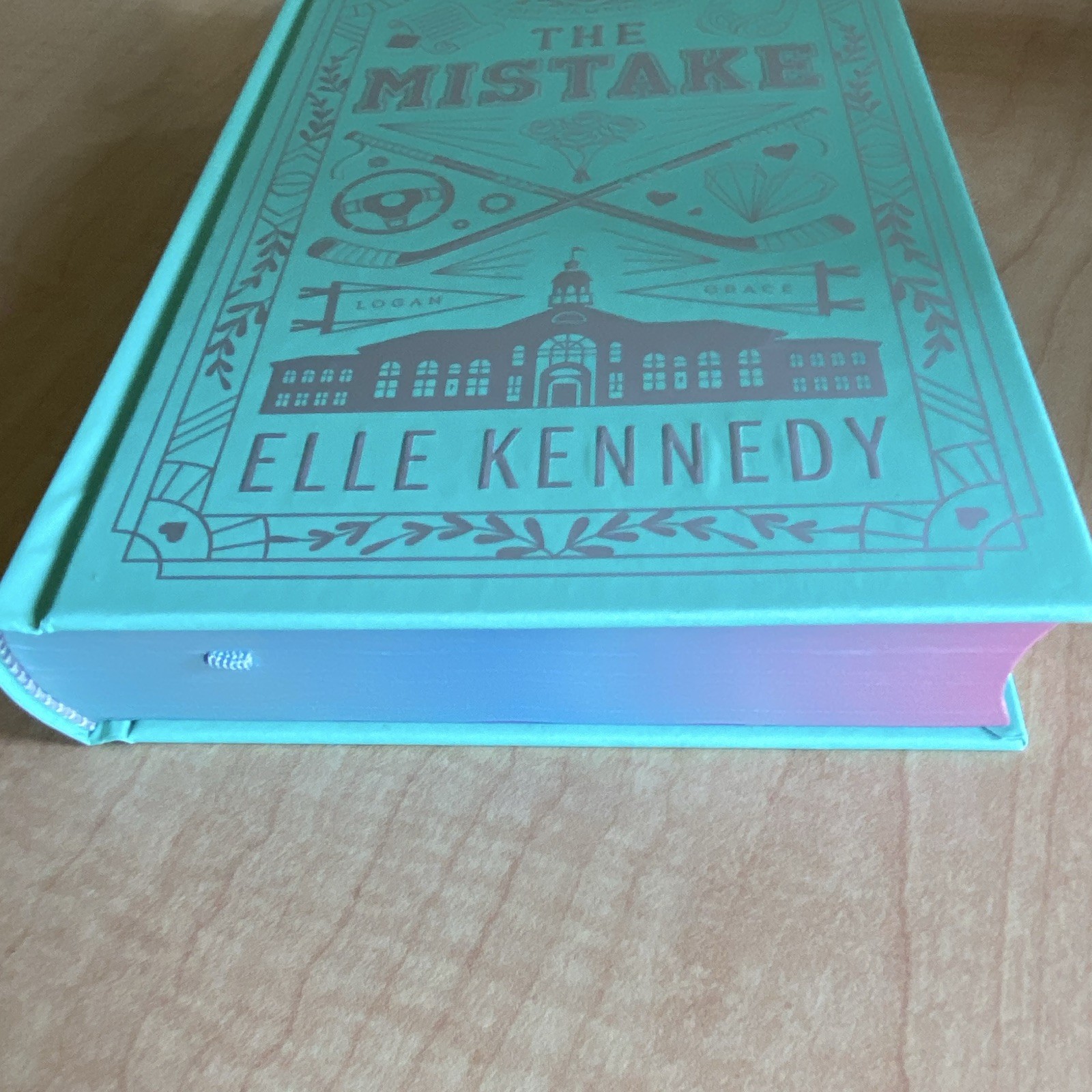 The Mistake (Off-Campus) by Elle Kennedy, Bloom Books, YA Romance, HC
