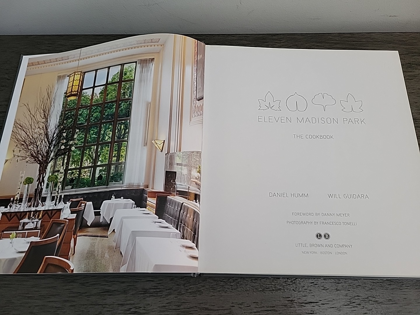 Eleven Madison Park : Cookbook by Daniel Humm & Will Guidara (2011, Hardcover)