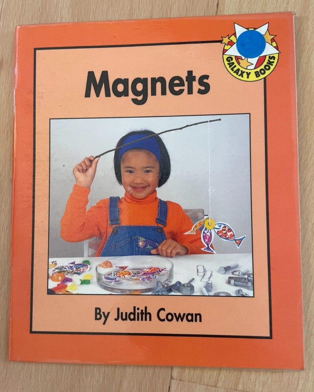 JUDITH COWAN. MAGNETS. GALAXY BOOKS. 16.5 BY 14 CM. 9766422915