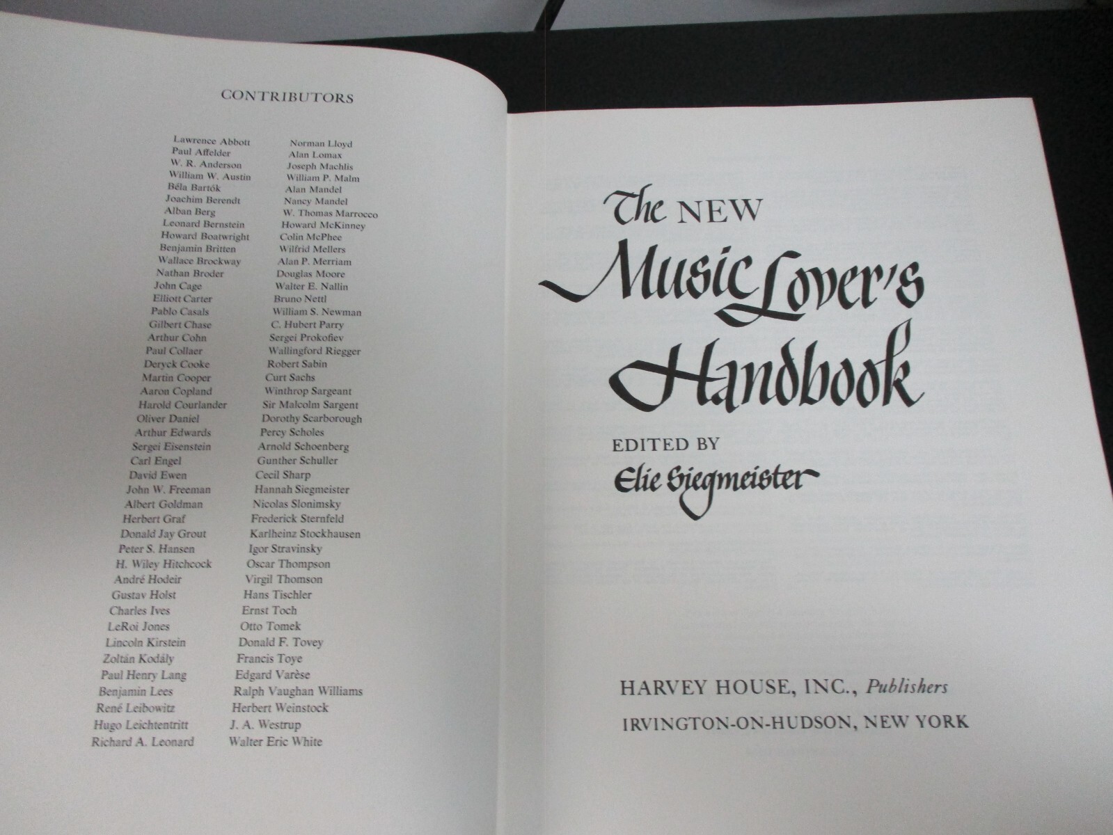 The New Music Lover’s Handbook-Hardcover/Elie Siegmeister/620 Pages
