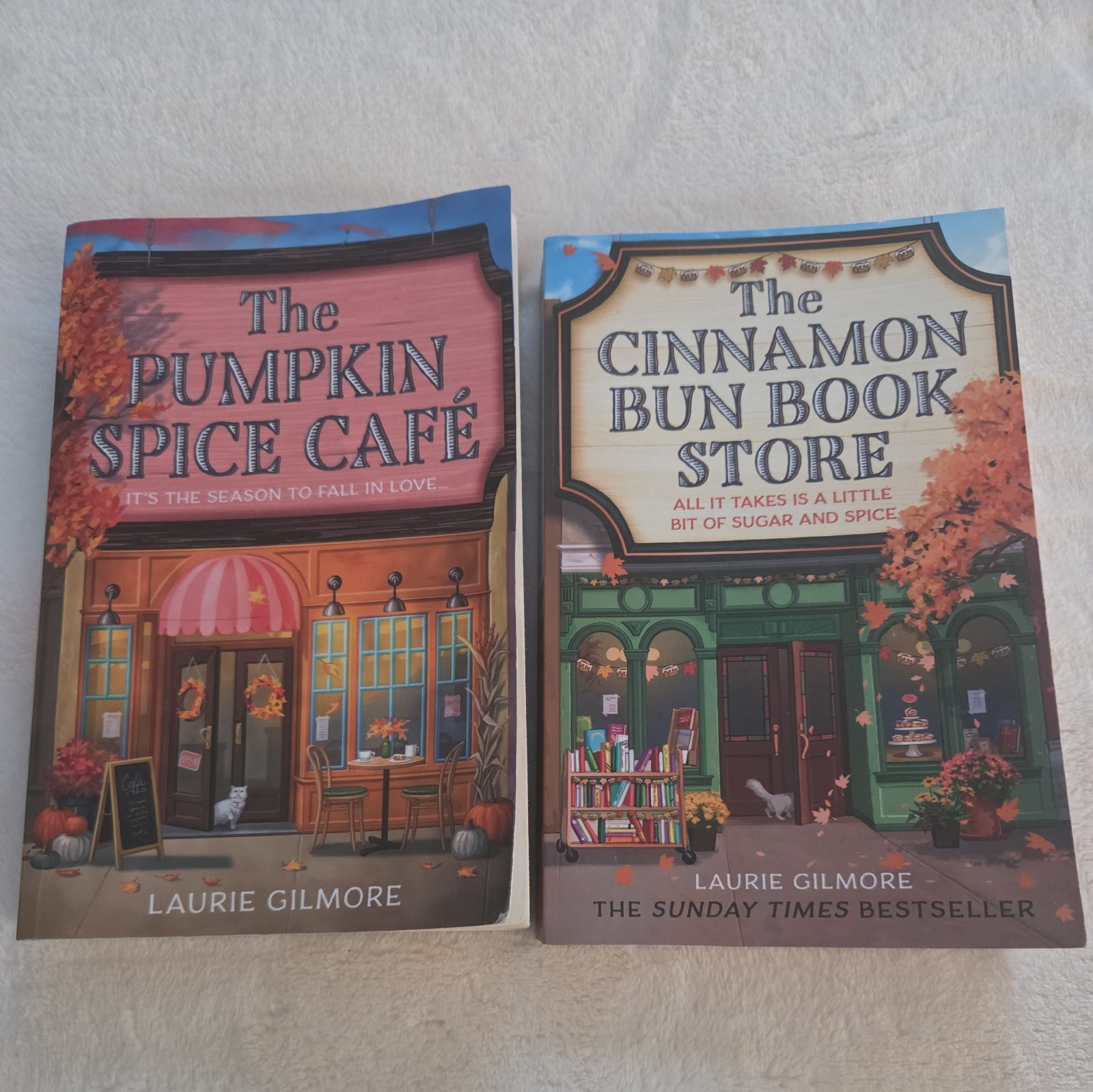 2 Books Set: Pumpkin Spice Cafe and Cinnamon Bun Book Store (English, Paperback)