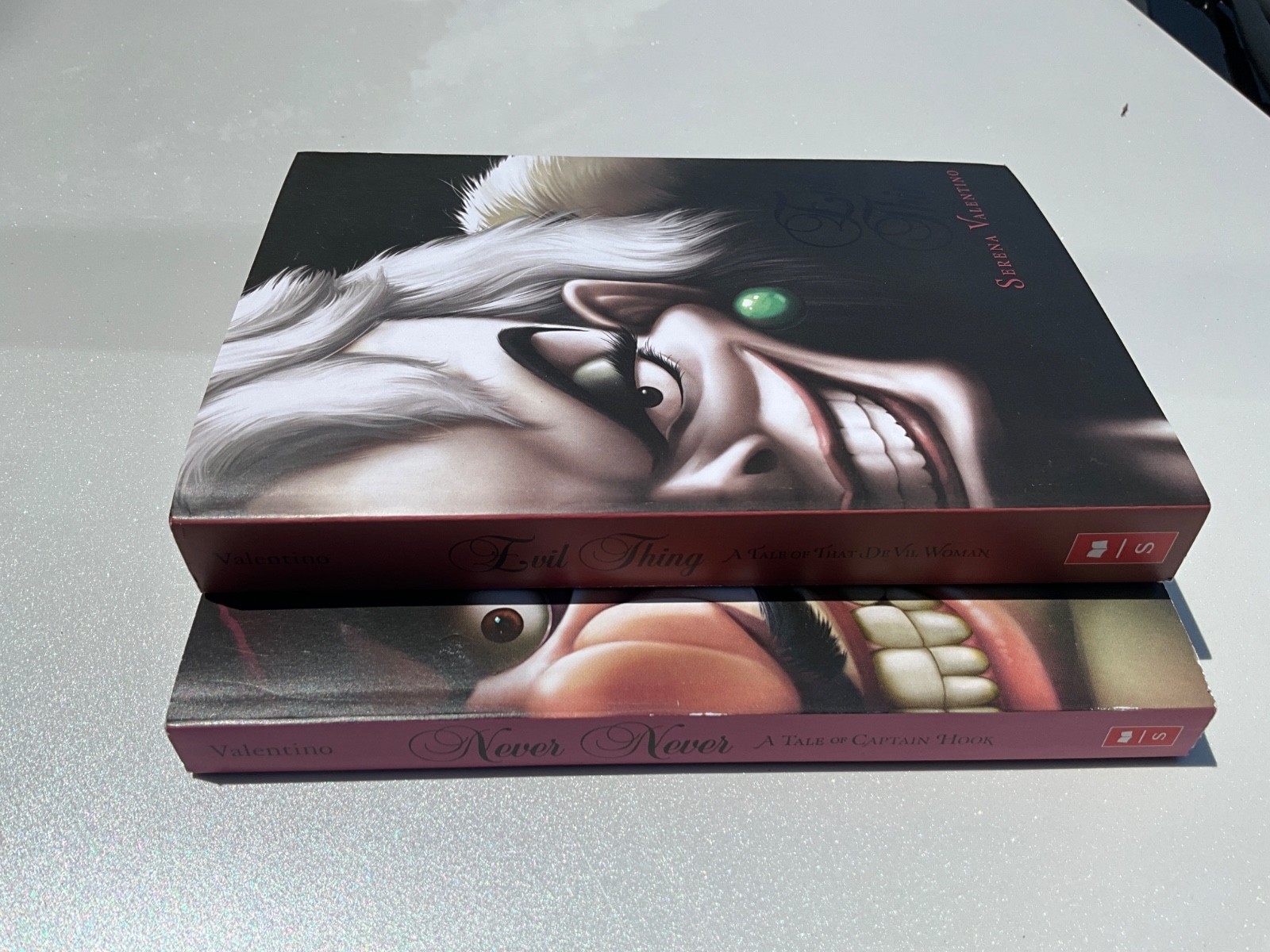 NEW Disney Villains Pack – Serena Valentino – “Evil Thing” & “Never Never” NIP