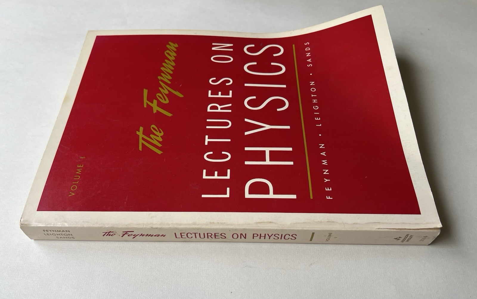 The Feynman Lectures on Physics Complete 3 Volume Set Paperback Addison