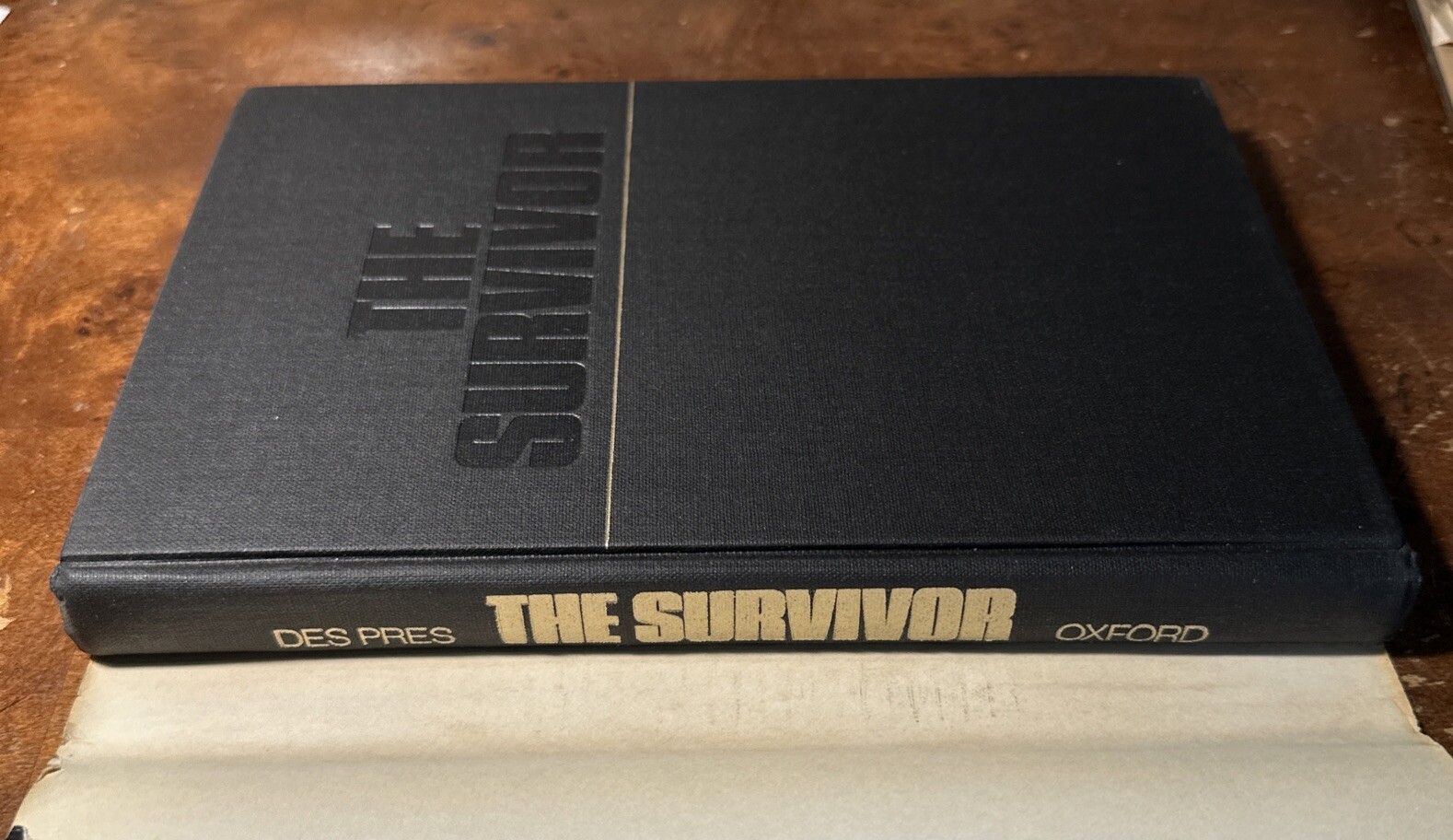 The Survivor An Anatomy of Life in the Death Camps Terrence Des Pres 1976 HCDJ