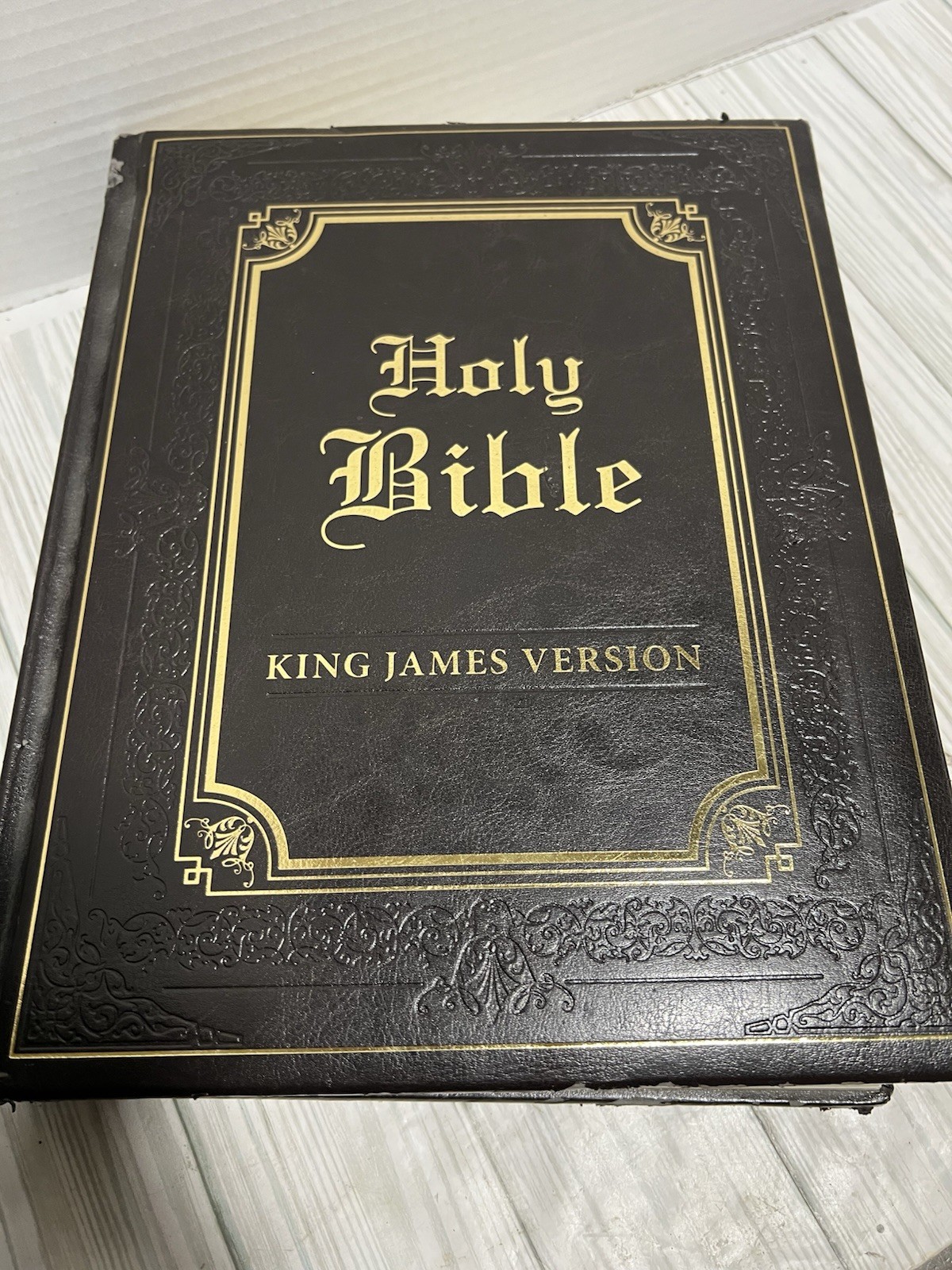 King James Version Edition Family Bible: Faux Leathe…
