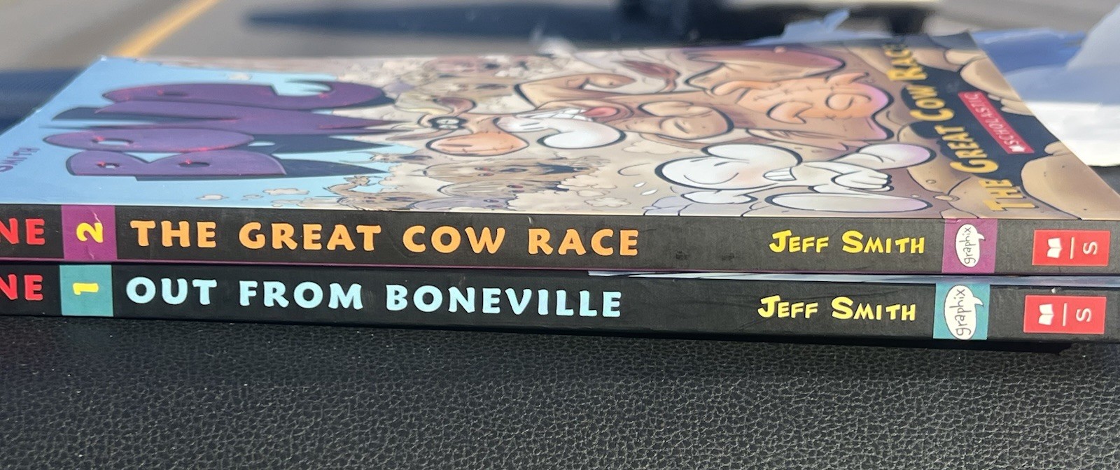 BONE „Out from Boneville“ and „Treasure Hunters“ lot of 2 by Jeff Smith