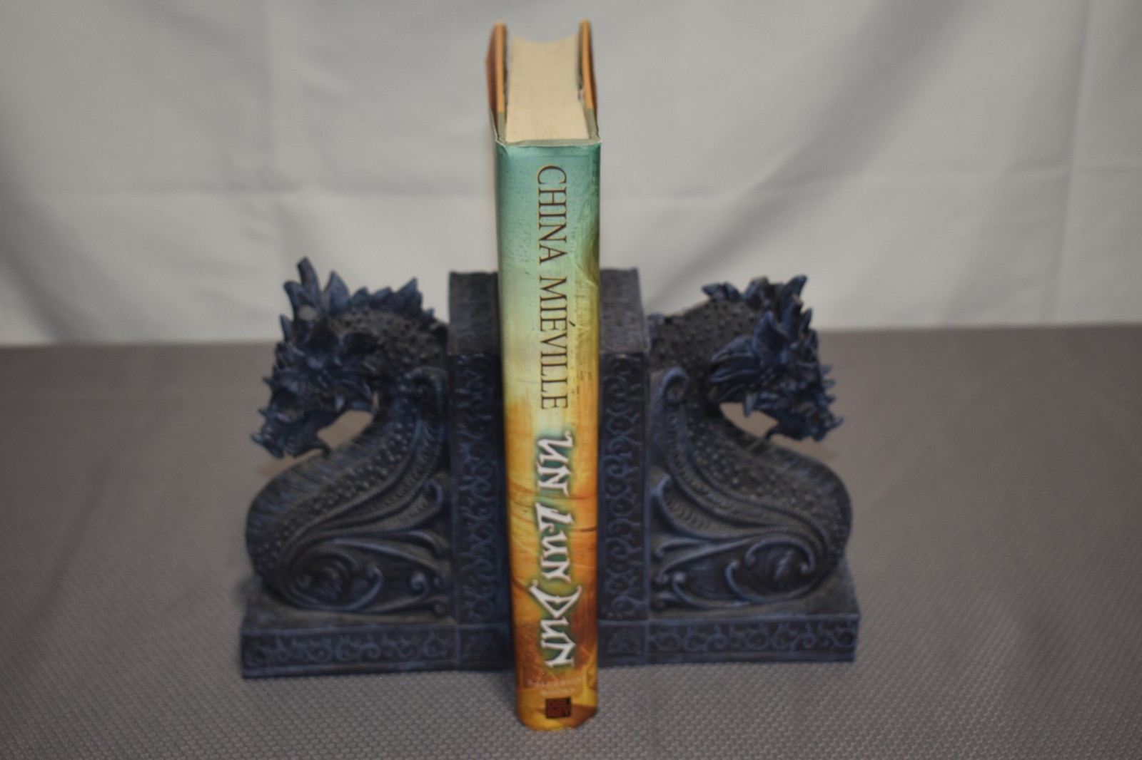 Un Lun Dun by China Miéville (1st Edition/First Printing, 2007, Hardcover)