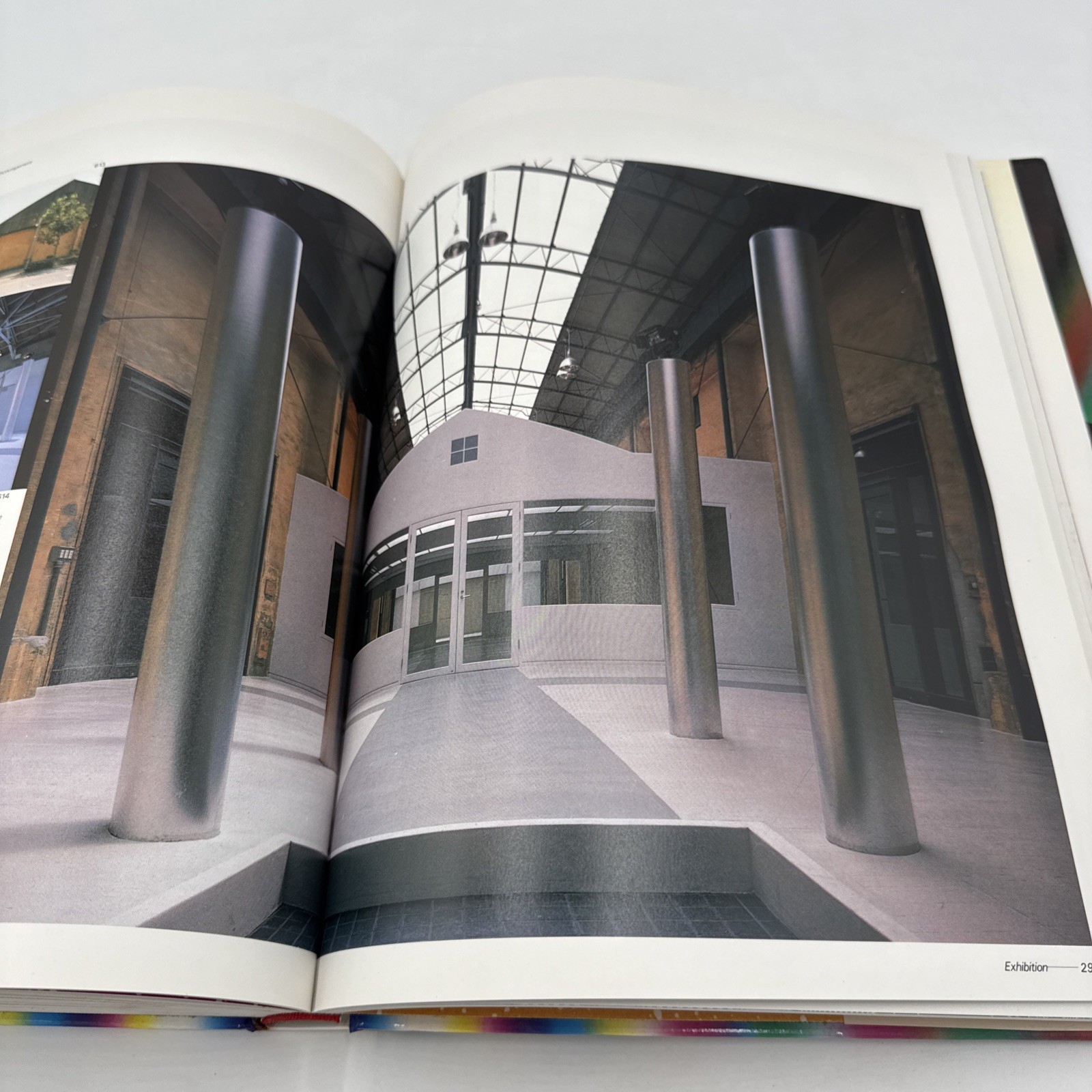 Annual of Display & Commercial Space Designs in Japan 1986 Rikuyo-sha Hardcover