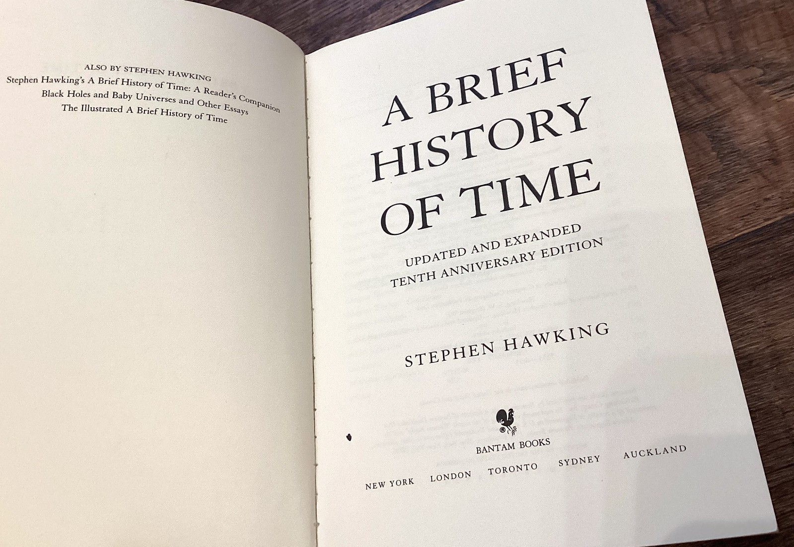 A Brief History of Time Trade Paperback, Stephen Hawking 1998 Edition Bantam
