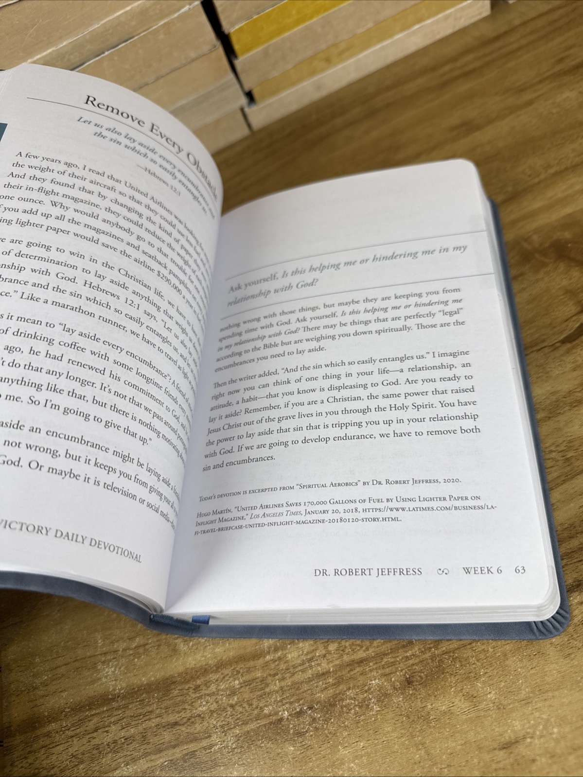 Pathway to Victory Daily Devotional by Dr. Robert Jeffress 2022 Blue Suede