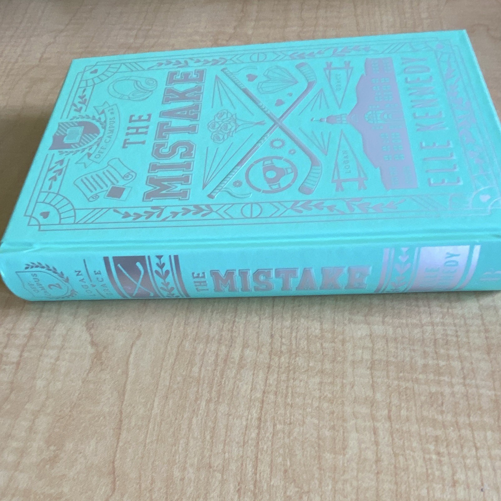 The Mistake (Off-Campus) by Elle Kennedy, Bloom Books, YA Romance Novel, HC