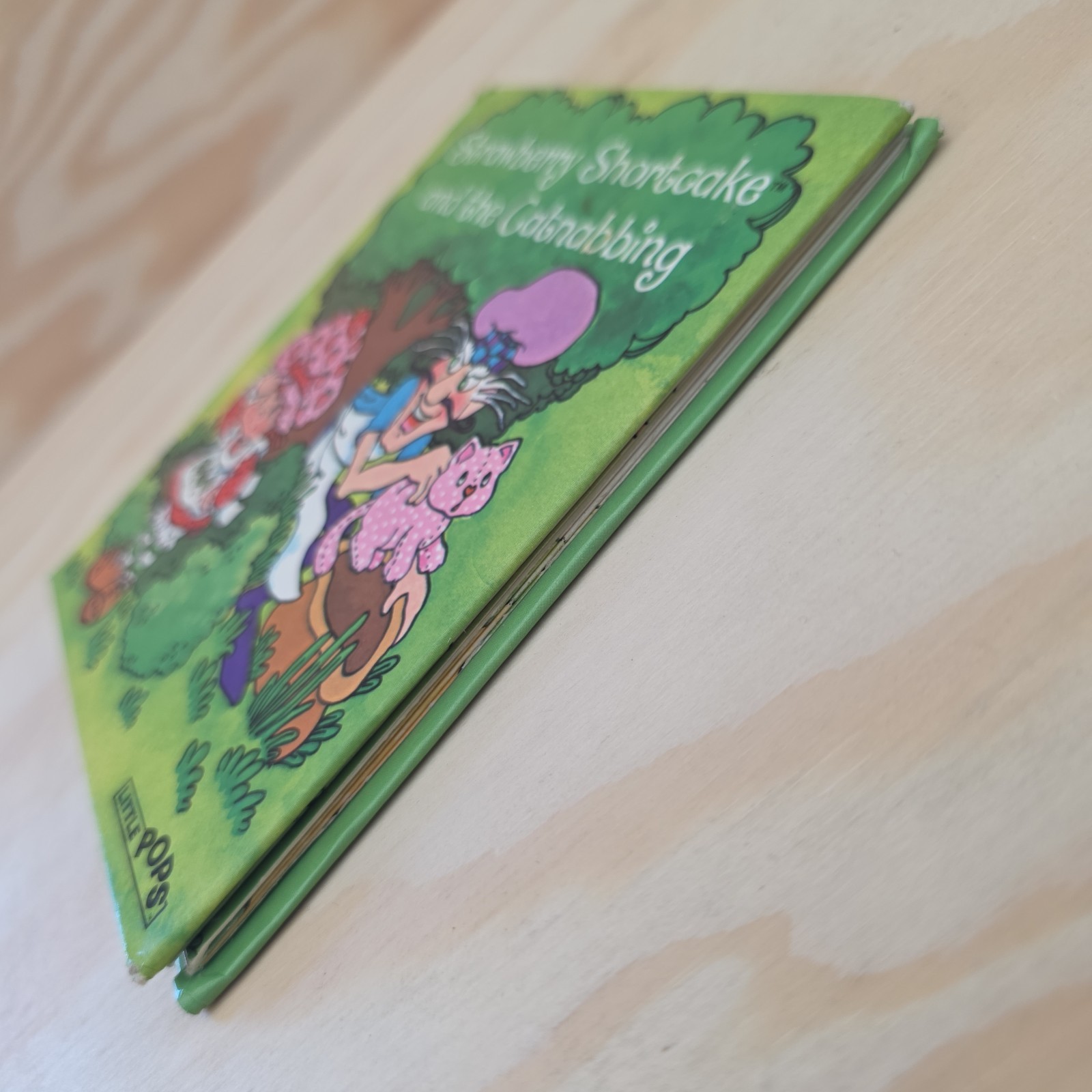 Vintage Strawberry Shortcake & The Catnabbing Pop-Up Book 1982 hardcover