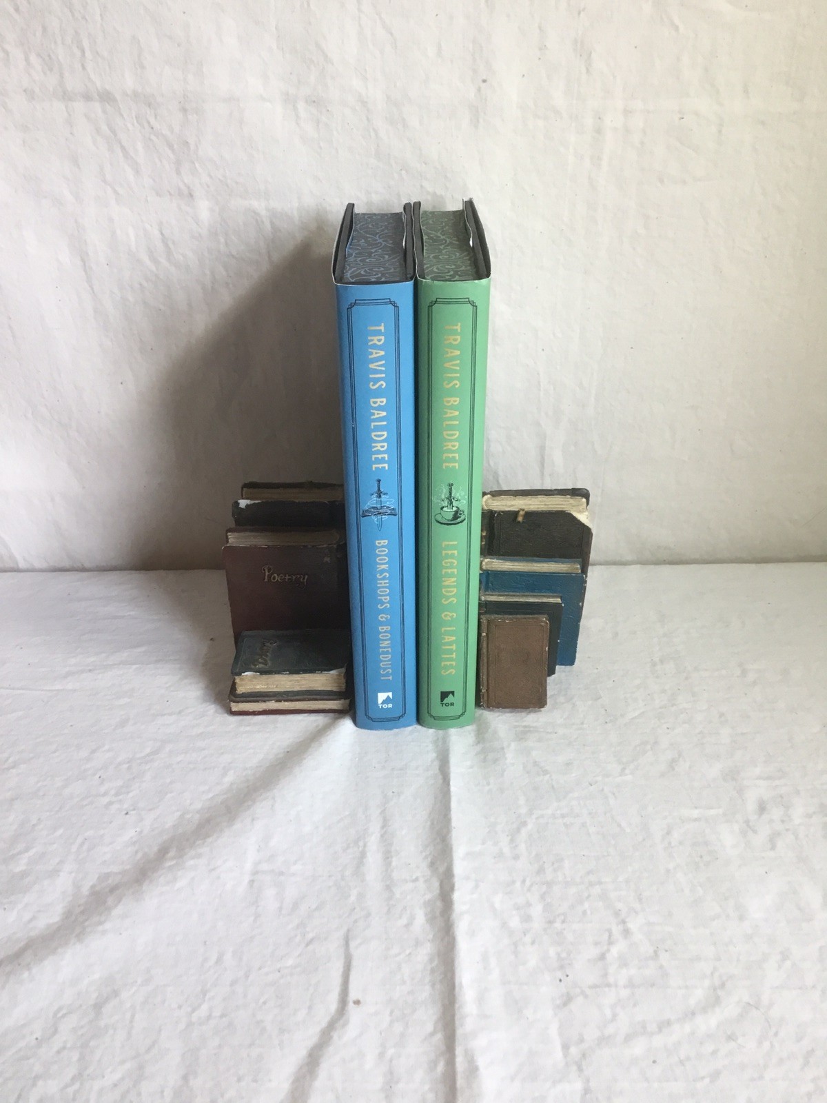Bookshops & Bonedust / Legends & Lattes – Travis Baldree, Deluxe Hardcover