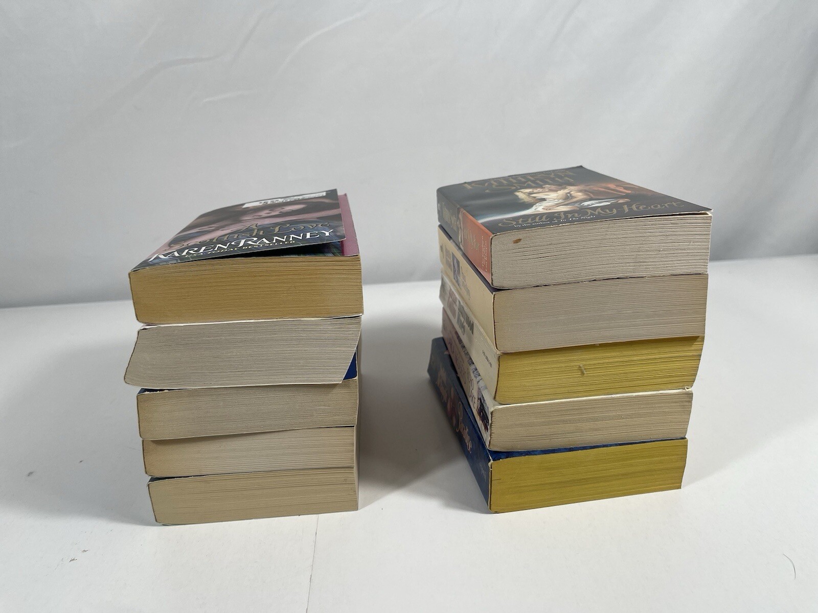 Lot 10 Paperback Love Romance Fantasy Suspense Sarah Maclean, Julia Quinn