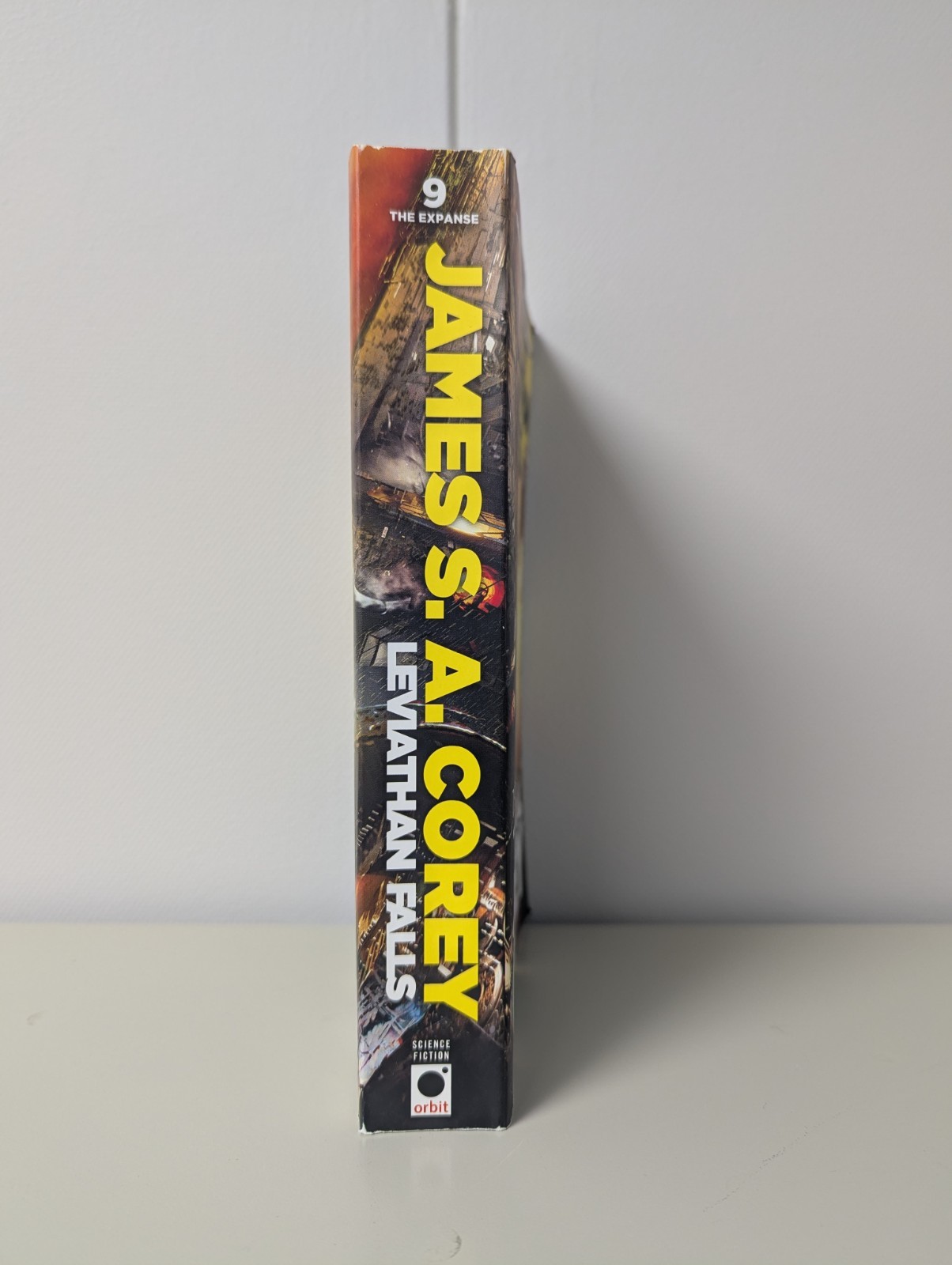 Leviathan Falls (The Expanse, 9) – Paperback, by James S. A. Corey – Like New