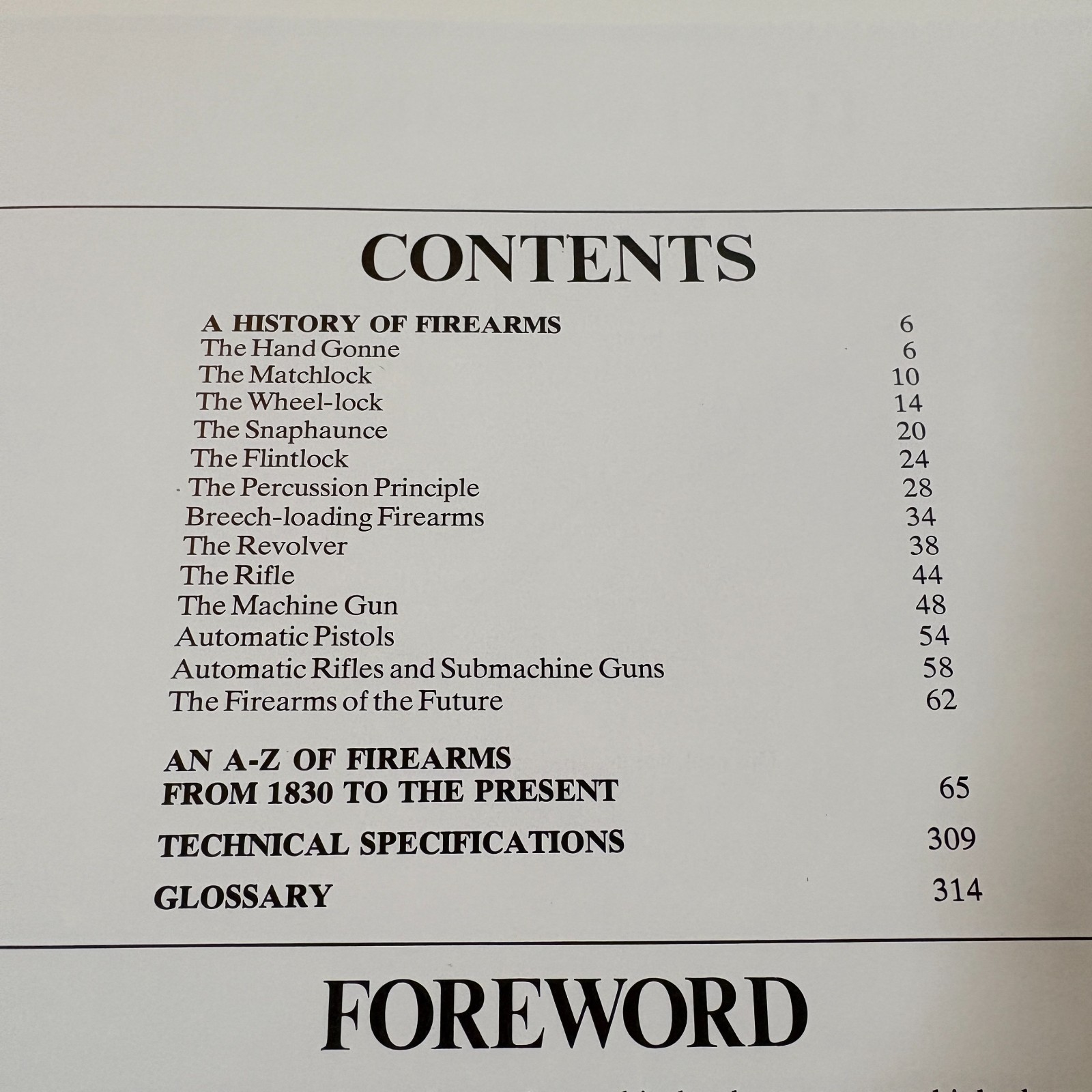 The Illustrated Encyclopedia of Firearms, Ian V. Hogg, Hardcover Book 1988