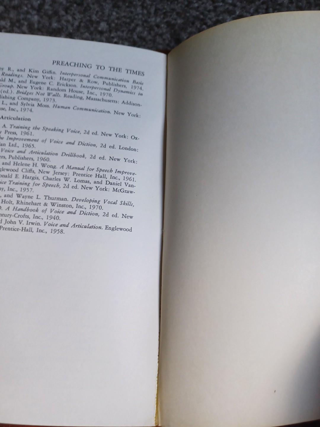 PREACHING TO THE TIMES By Charles E. Bradford Discovery Paperbacks 1975