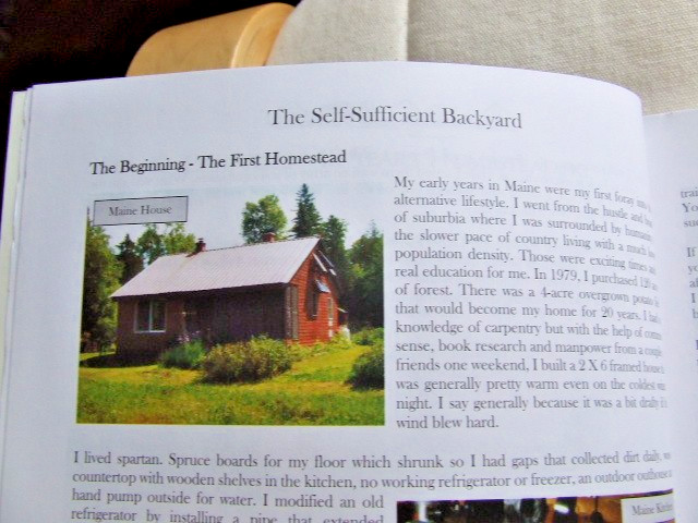 The Self-Sufficient Backyard by Ron & Johanna Melchiore 2020 PB