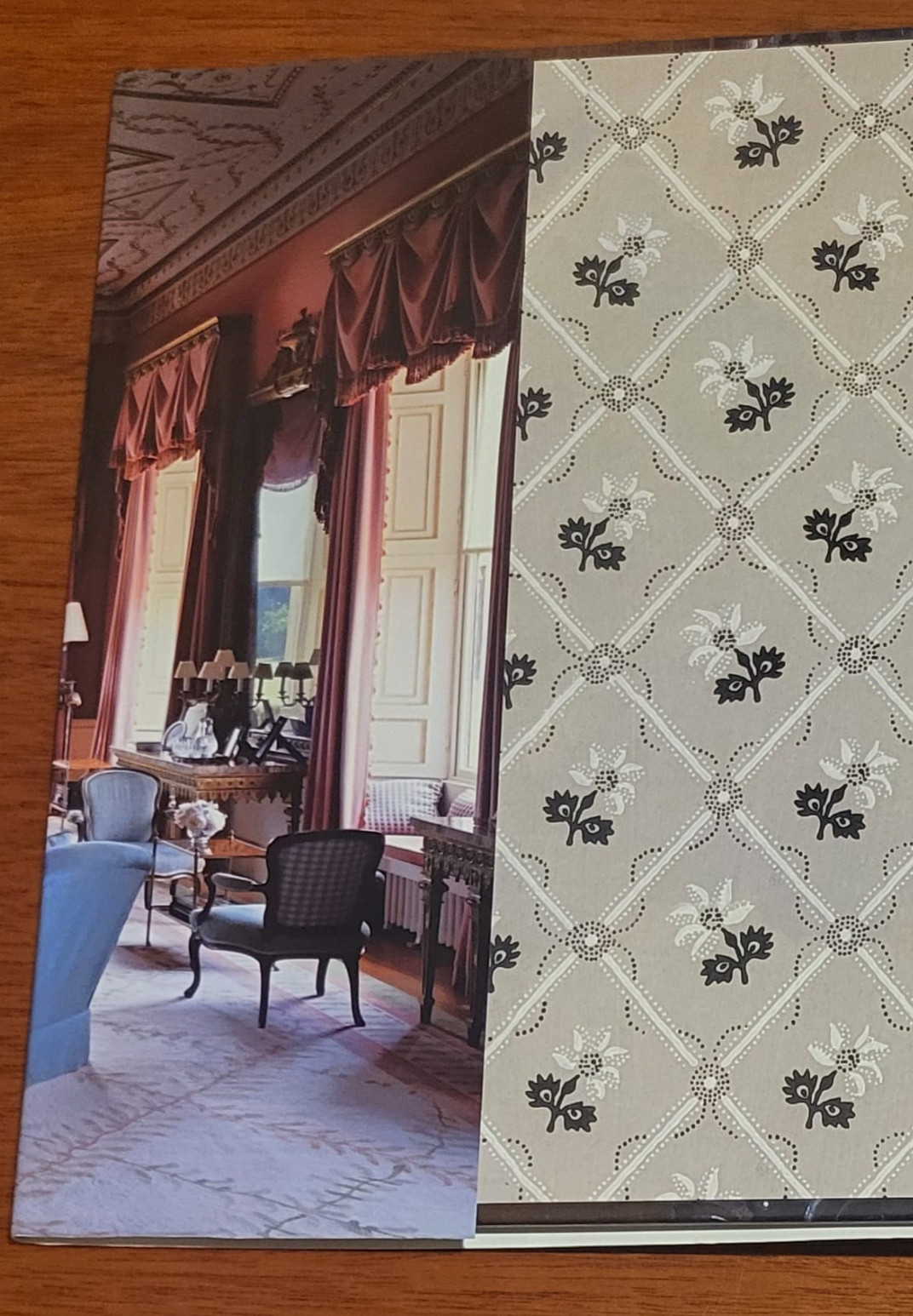 The Drawing Room: English Country House Decoration