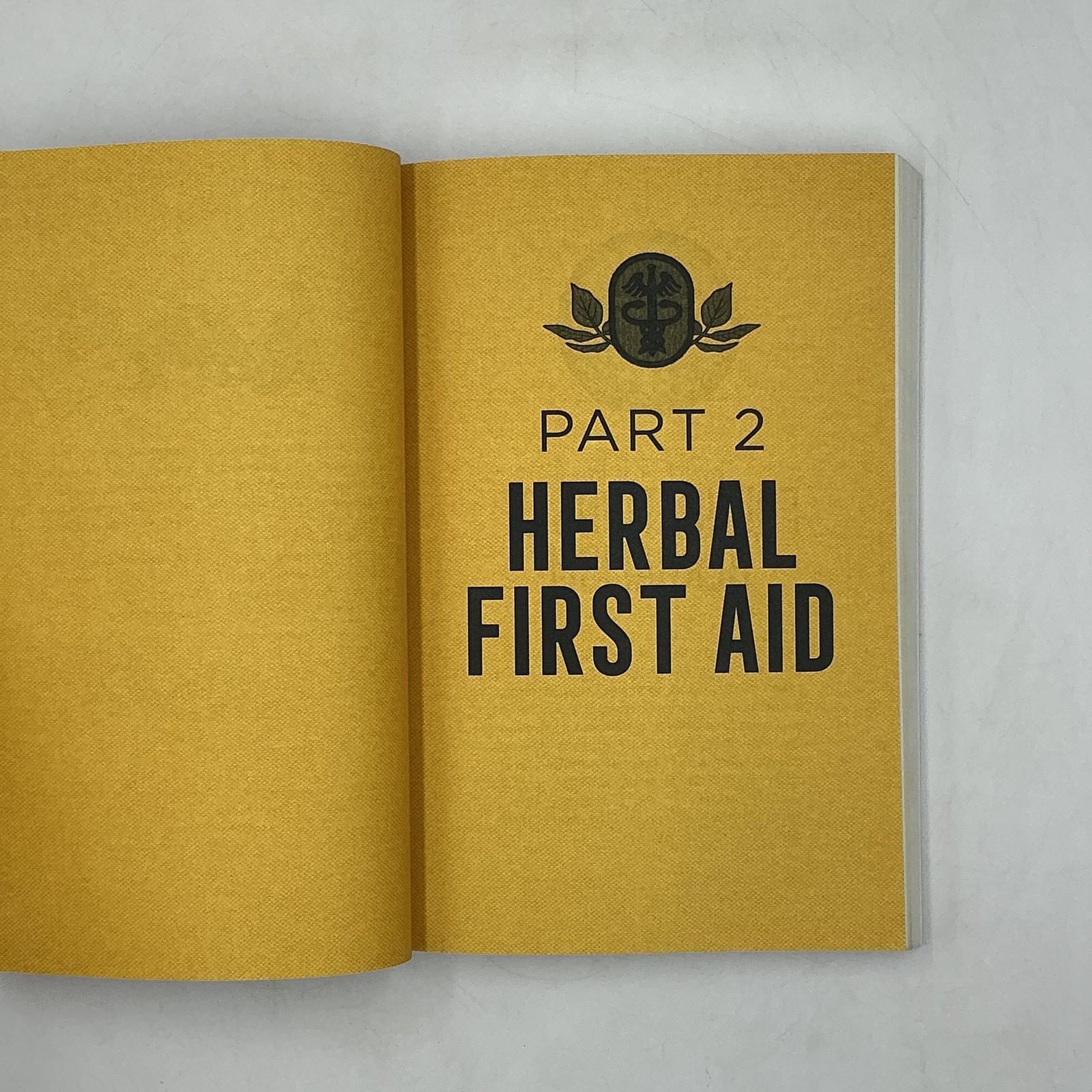 Herbal Medic A Green Beret’s Guide Sam Coffman PB Illustrated 2021 Storey Green