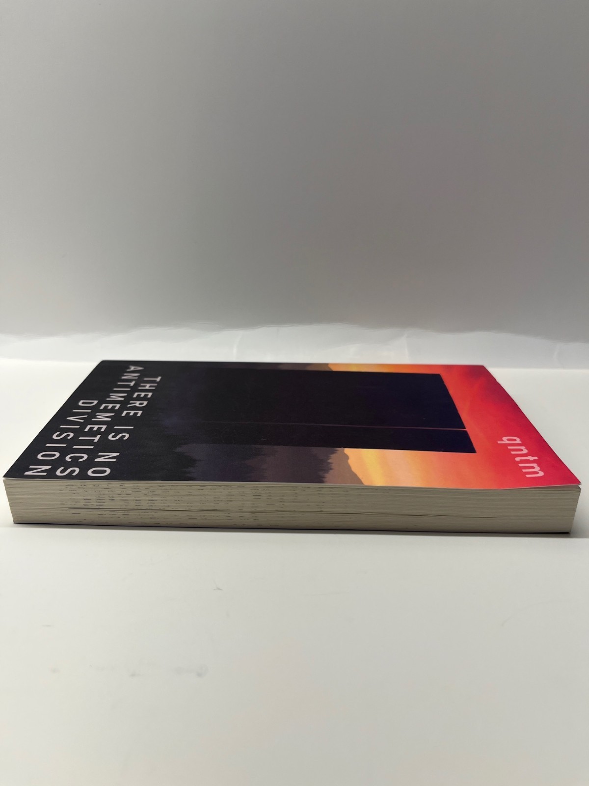 THERE IS NO ANTIMEMETICS DIVISION QNTM 1ST EDITION 1ST PRINT PAPERBACK BOOK OOP