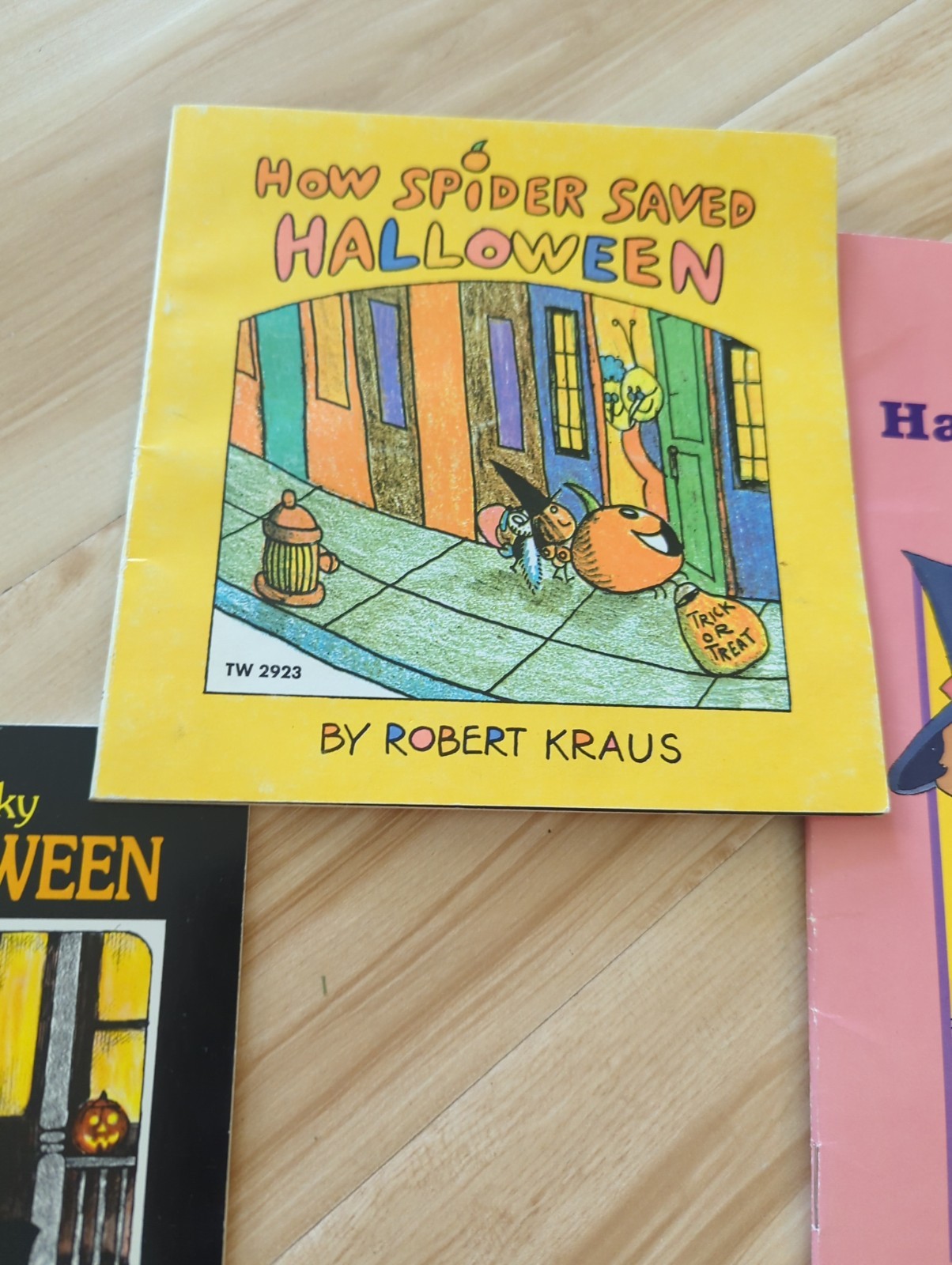 Scholastic Lot of 8 Illustrated Children’s Paperback Halloween Books Ages 4-8