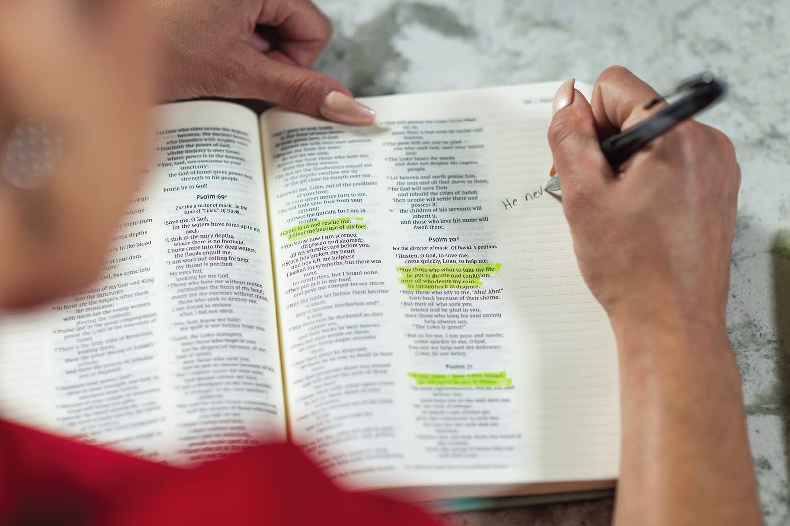 NIV, Journal the Word Bible (Perfect for Note-Taking), Double-Column, Cloth o…