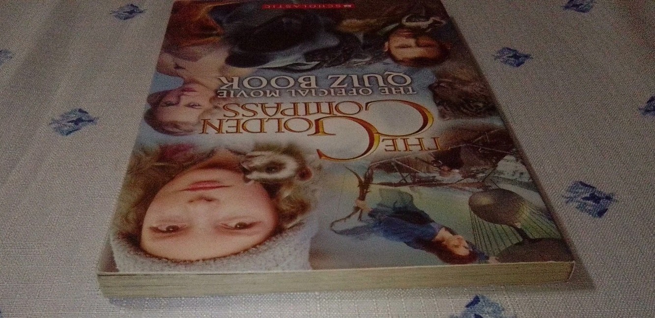 The Golden Compass Official Movie Quiz Book-Scholastic Paperback New Line_1st Ed