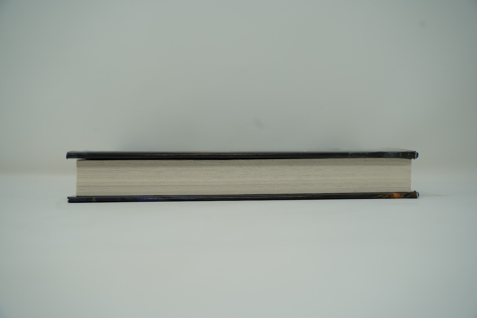 HardCover Brigands & Breadknives (Legends & Lattes, 3) Travis Baldree Good Cond.