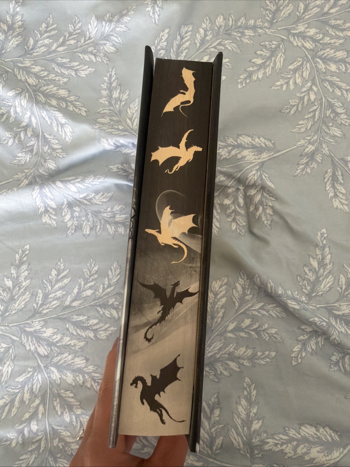 Onyx Storm (Wing and Claw Collection) by Rebecca Yarros (Hardcover) SEE DESC