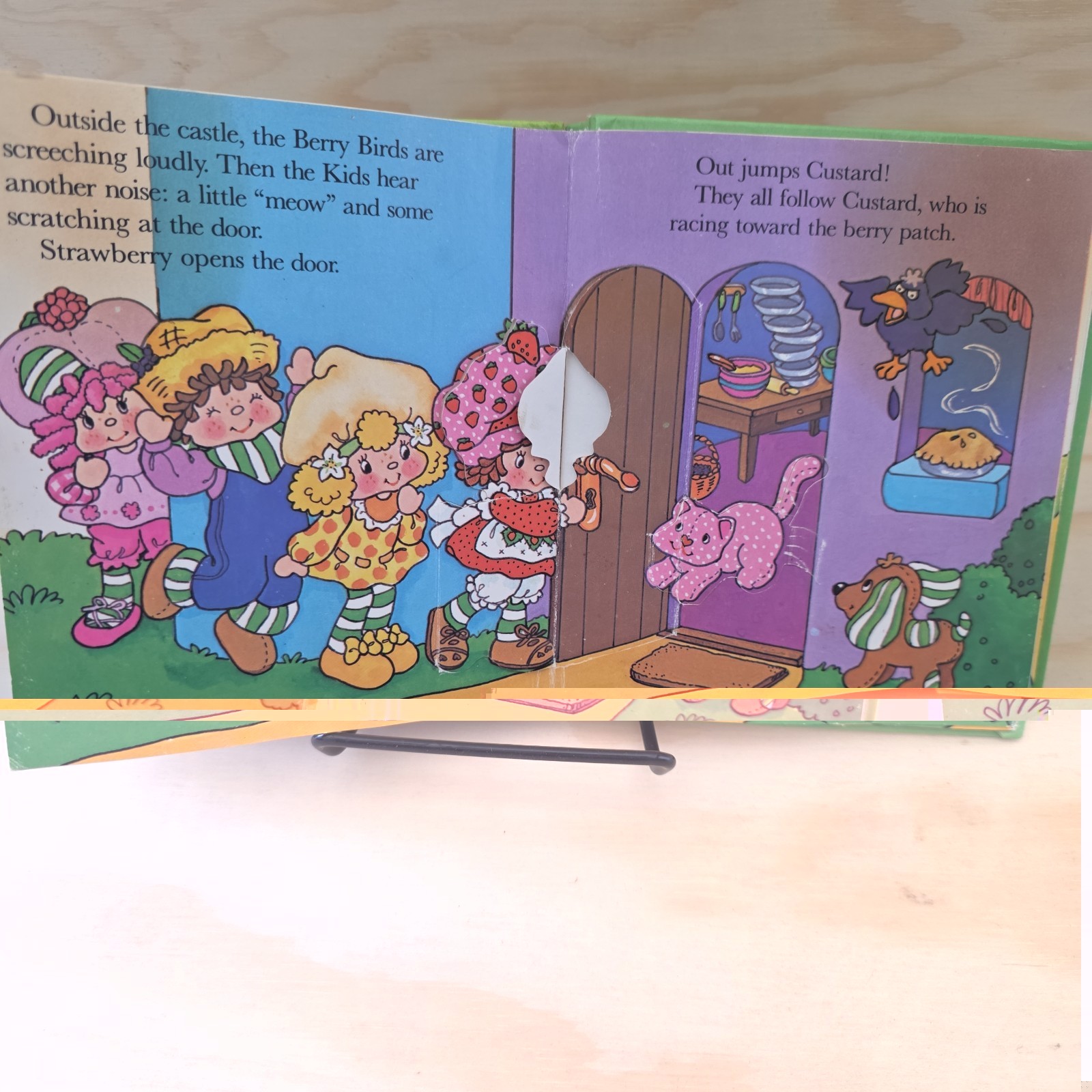 Vintage Strawberry Shortcake & The Catnabbing Pop-Up Book 1982 hardcover