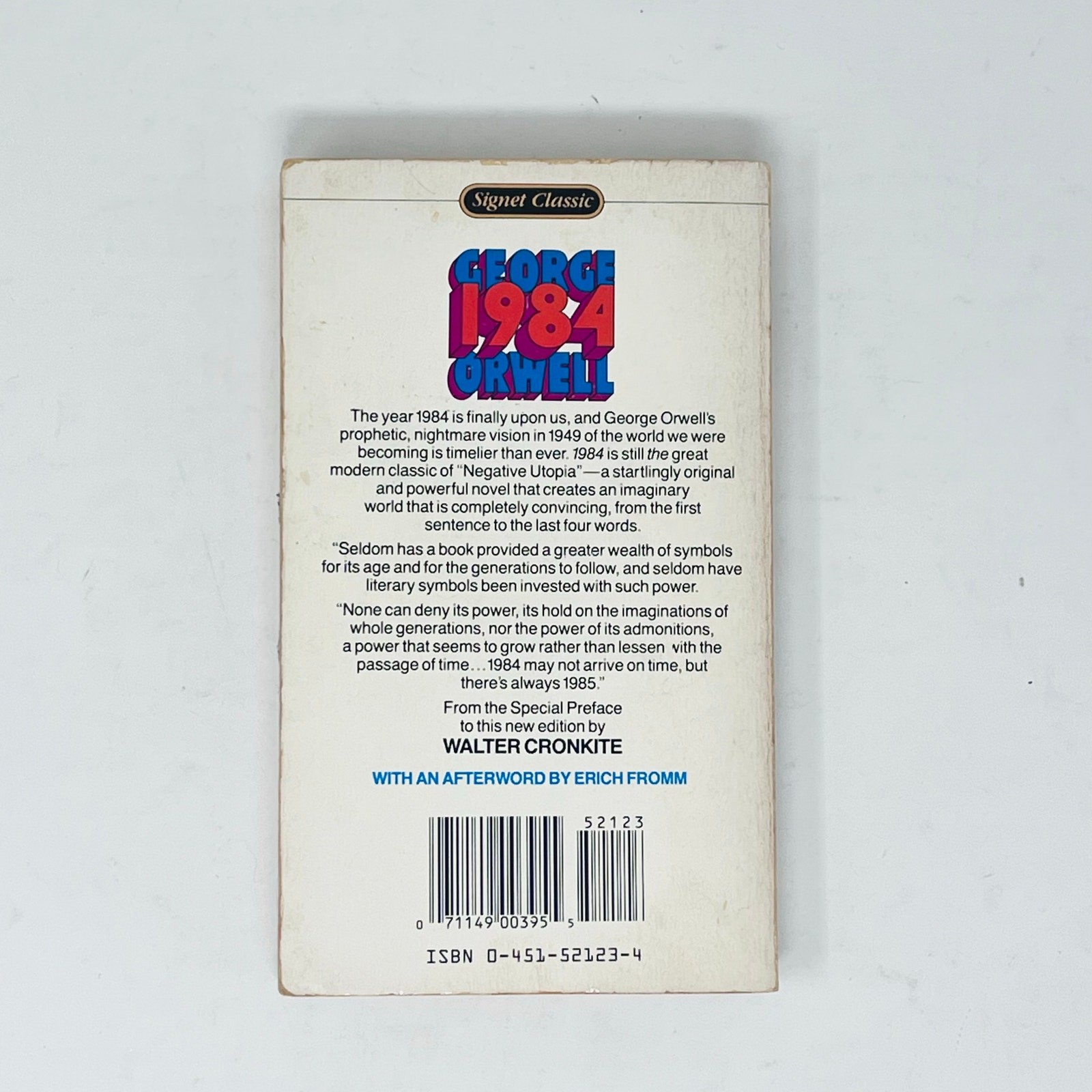 George Orwell 1984 Vintage Signet Classic Paperback Book Dystopian Novel