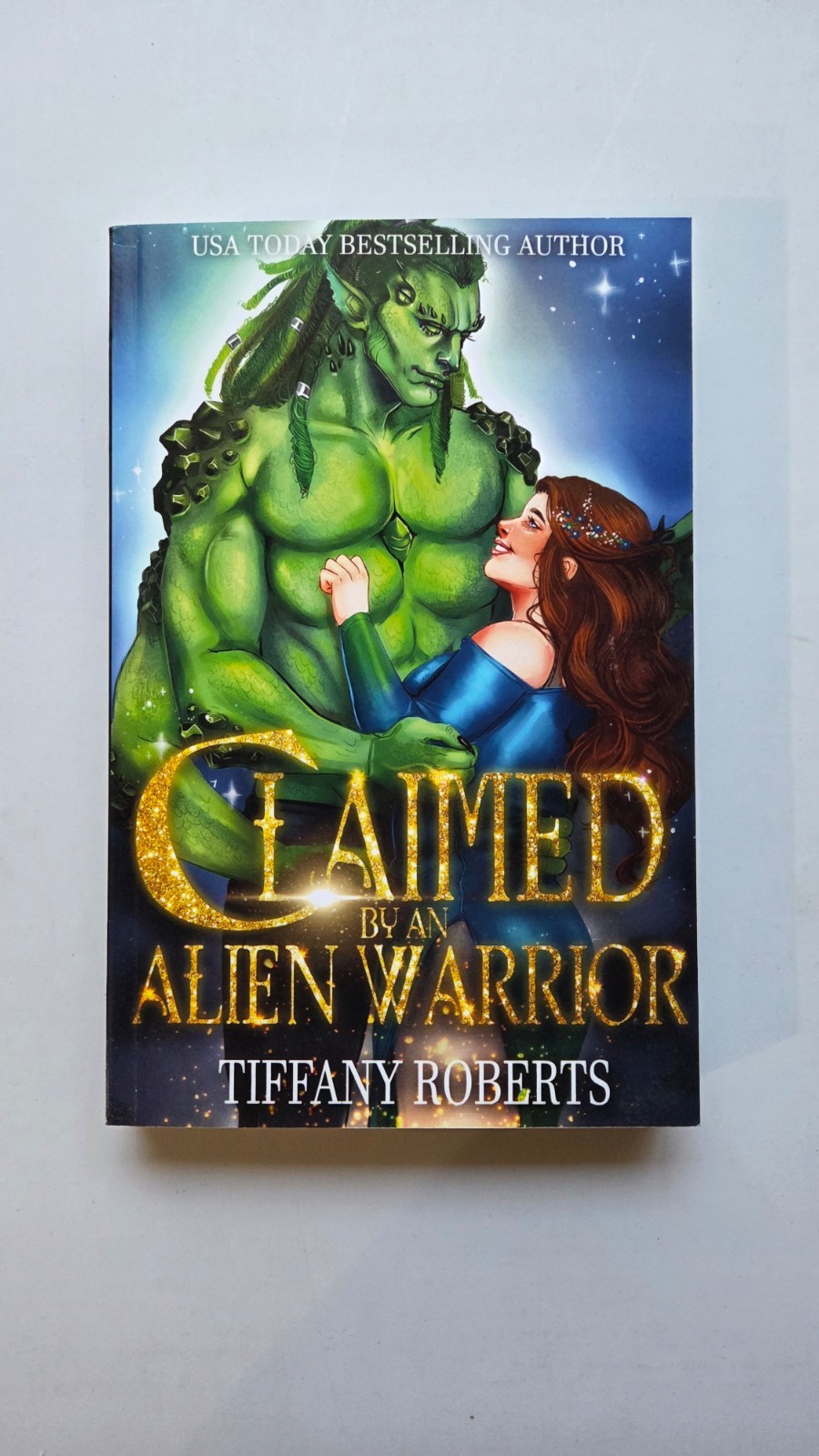 Claimed by an Alien Warrior: BBW Alien Romance by Tiffany Roberts: New