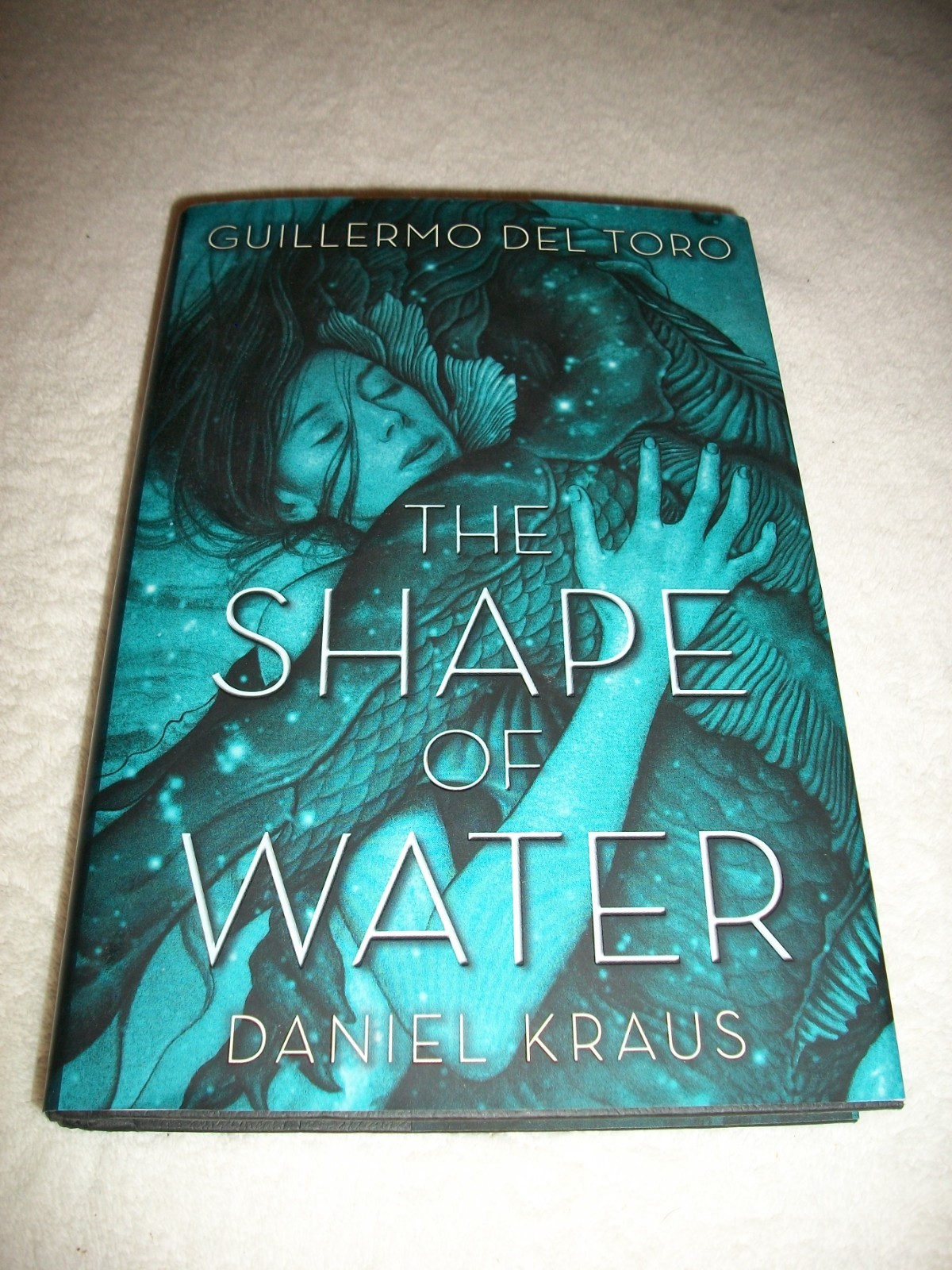 THE SHAPE OF WATER HARDCOVER BY GUILLERMO DEL TORO & DANIEL KRAUS! FREE SHIP!