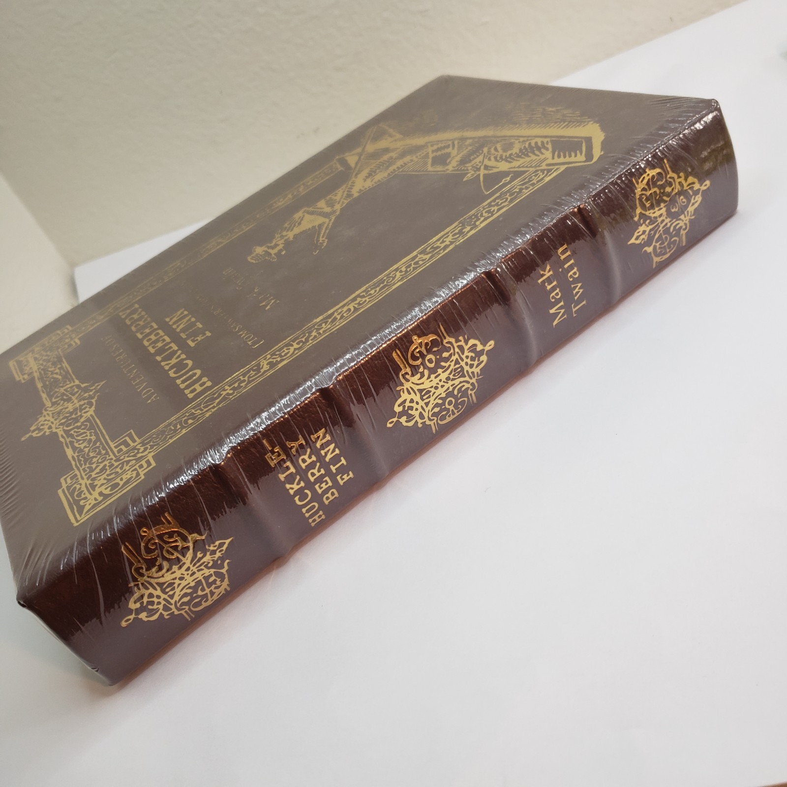 Adventures of Huckleberry Finn Tom Sawyer’s Companion Mark Twain + Cliff Notes