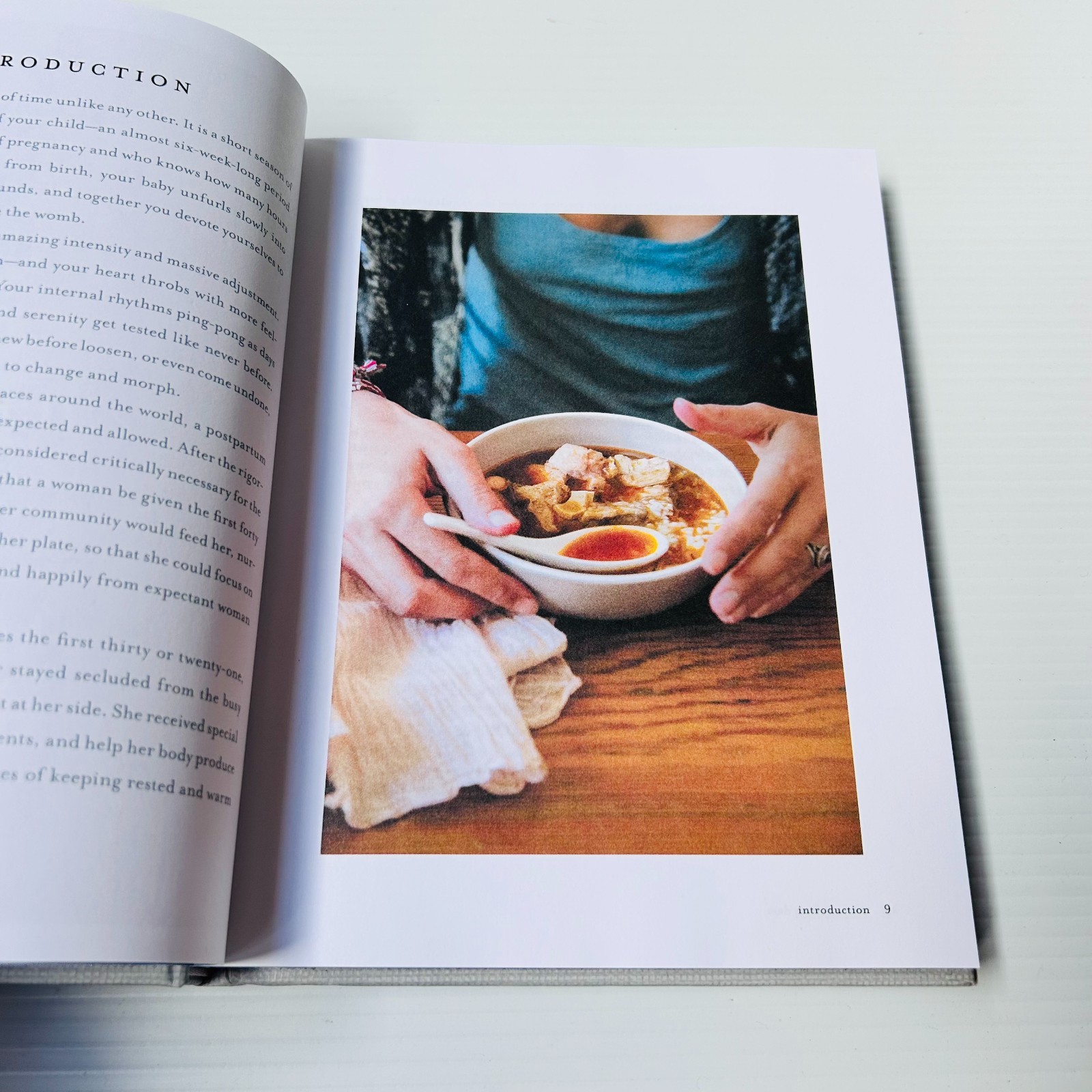 The First Forty Days: The Essential Art of Nourishing the New Mother by Heng Ou