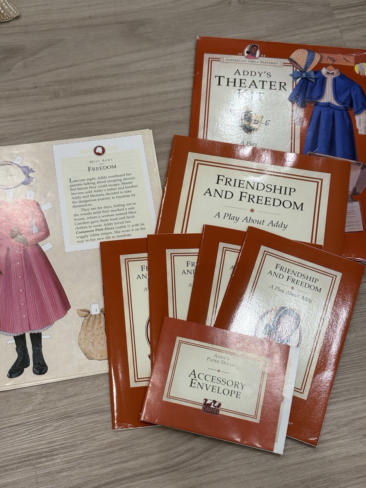 Set 4 AMERICAN GIRL Dolls Felicity’s &Addy’s Theater Kit Samantha’s Paper Dolls+