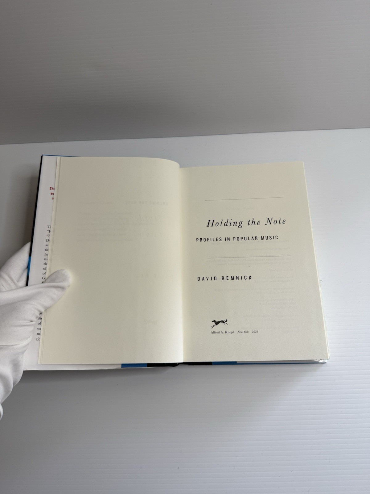 Holding the Note Profiles in Popular Music David Remnick, 2023 HC DJ 1st Edition