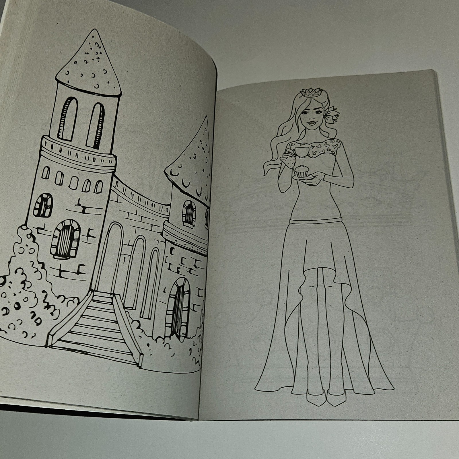 My Pretty Princesses Coloring Book Play Day 144 Pages NEVER USED