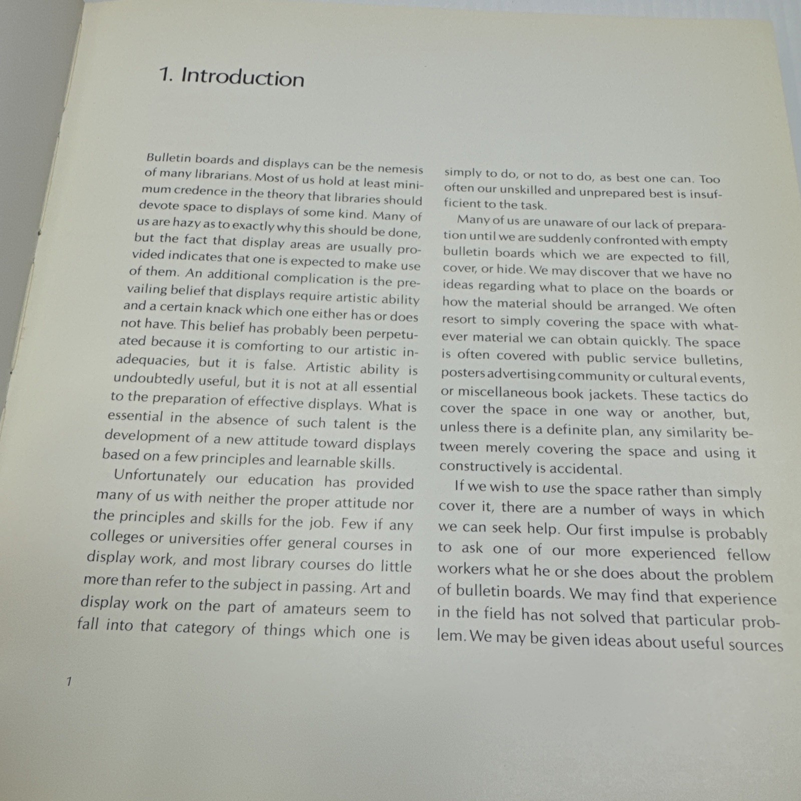 Library Displays Their Purpose Construction and Use Mona Garvey 1969 ExLib HC