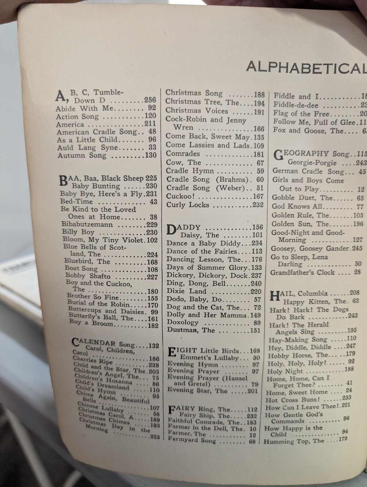 Songs the Children Love to Sing D Appleton Co 300 songs 1916 A 250318