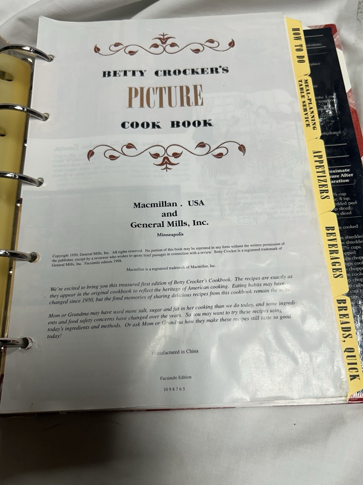 Better Homes and Garden New Cookbook 1998 Facsimile Edition of 1950