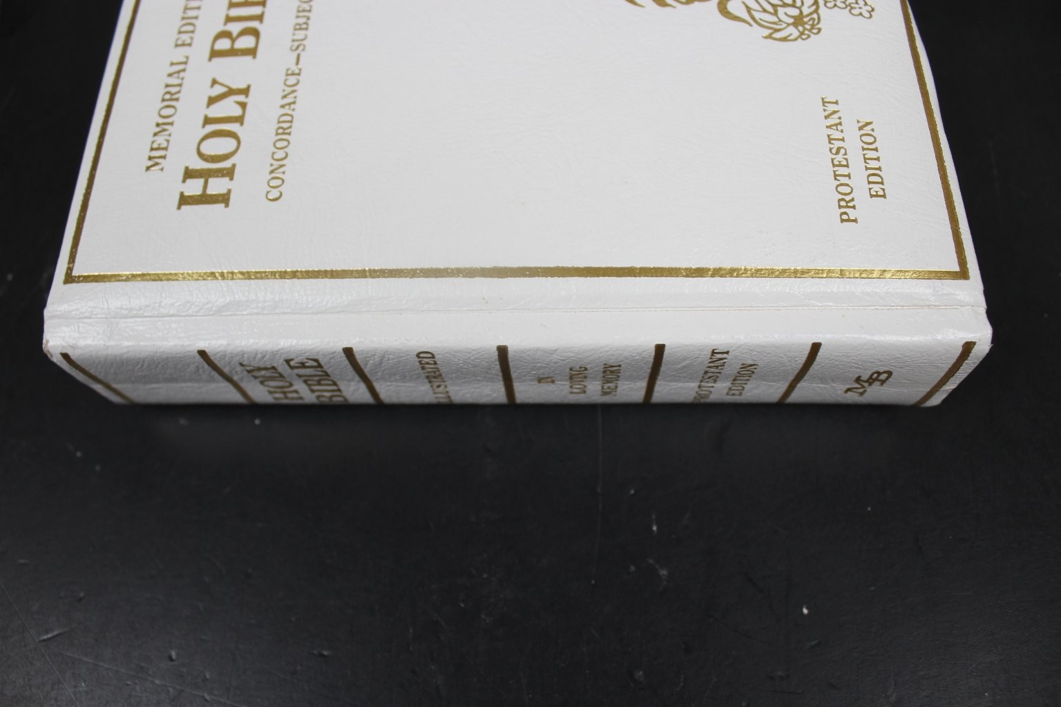 Holy Bible Memorial Edition 1976 Protestant Illustrated Concordance TODAY INC.