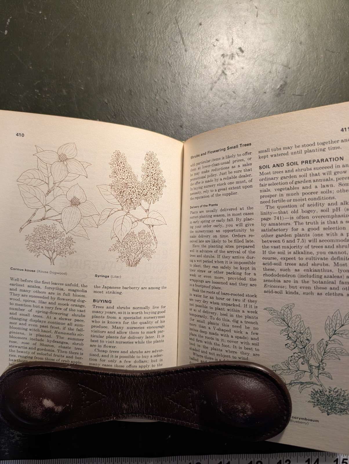 1968 Reader’s Digest Complete Book of The Garden, damaged Hardcover