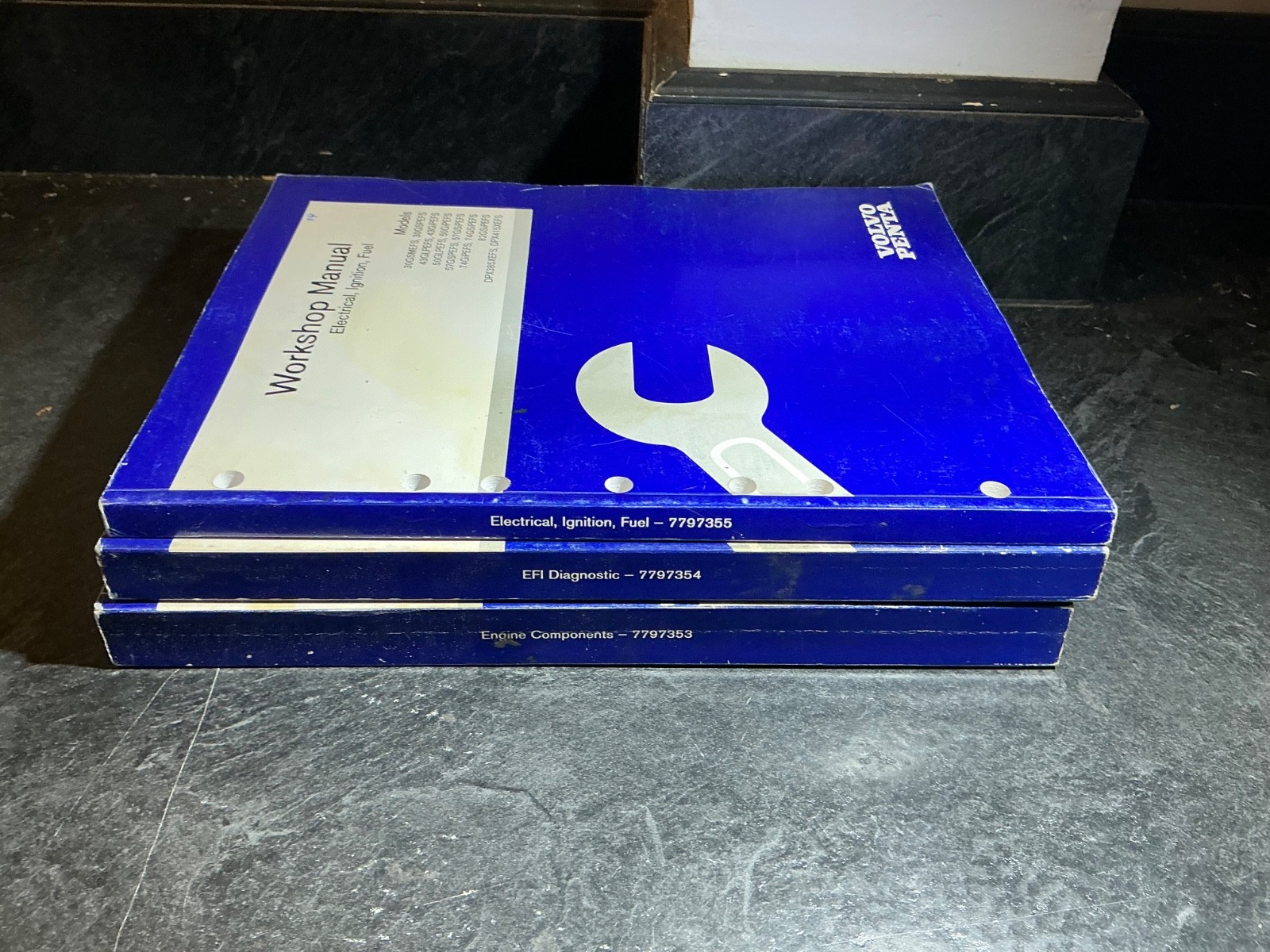 2000 Volvo Penta „EF“ 3.0L, 4.3L, 5.0L, 5.7L, 7.4L, 8.2L Workshop Manual Set