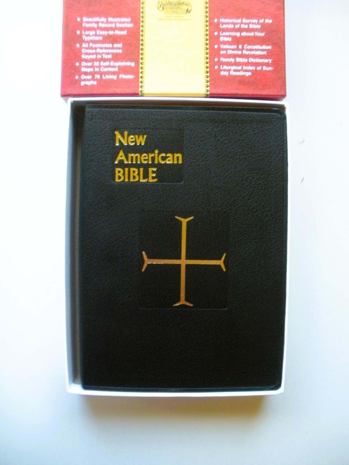 BIBLES & CHRISTIAN STUDY 9 Book Lot – Words of Jesus – The Message – Dictionary